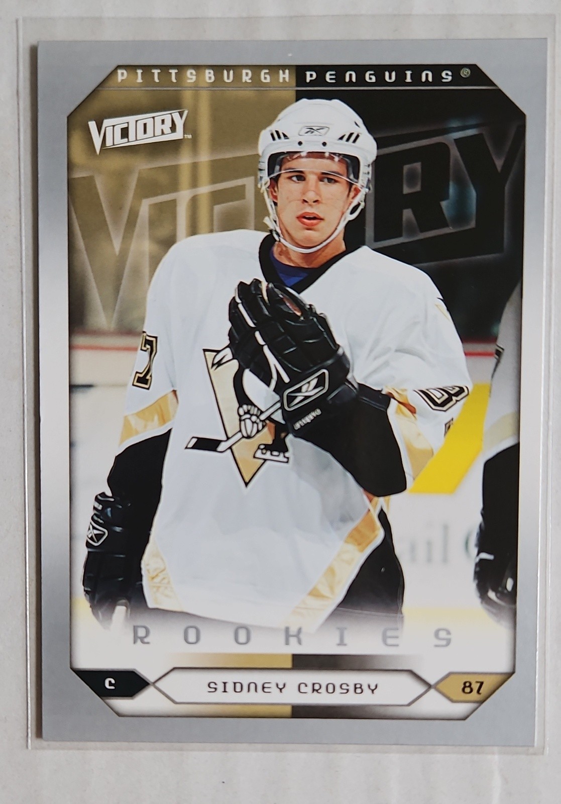 2005-06 Upper Deck Victory - Rookies Sidney Crosby #285 (RC) 2005-06 Upper Deck Victory - Rookies Sidney Crosby #285 (RC)