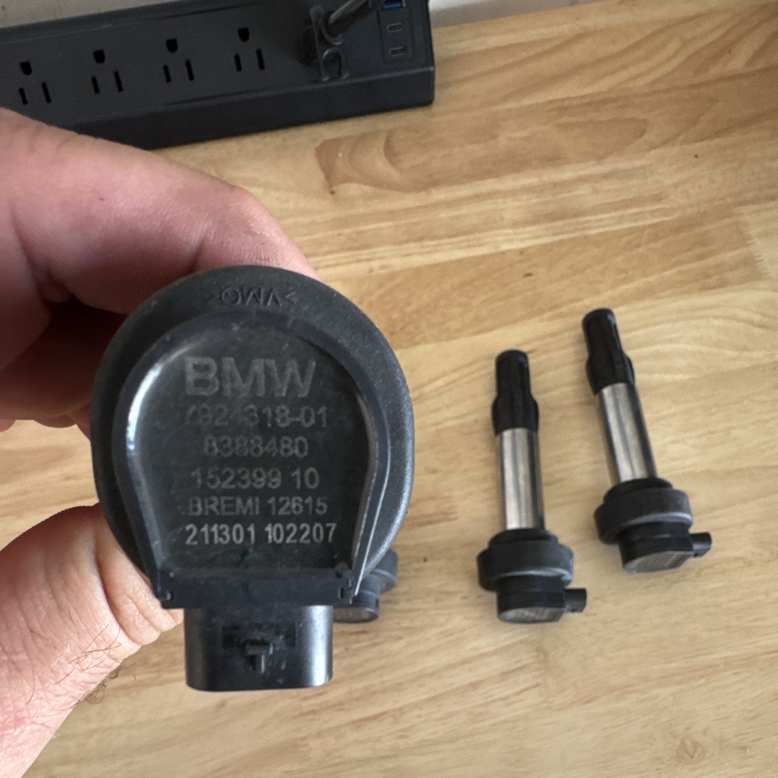 2021 BMW S1000RR OEM Coil Pack 1ea (4 Available) 7924318-01 2021 BMW S1000RR OEM Coil Pack 1ea (4 Available) 7924318-01