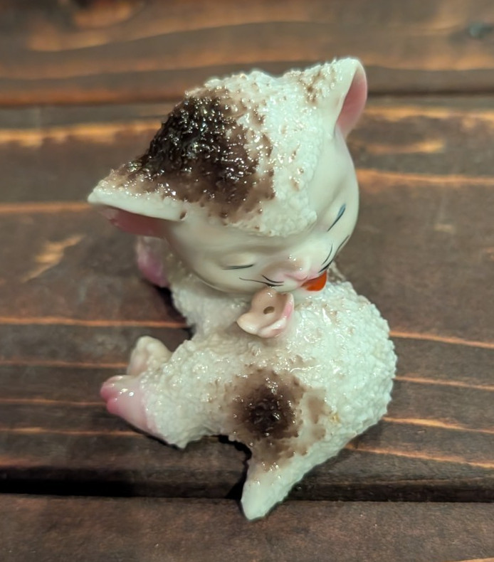 Vintage Japan Spaghetti Ceramic Kitten Cat Figurine Grooming 2.5