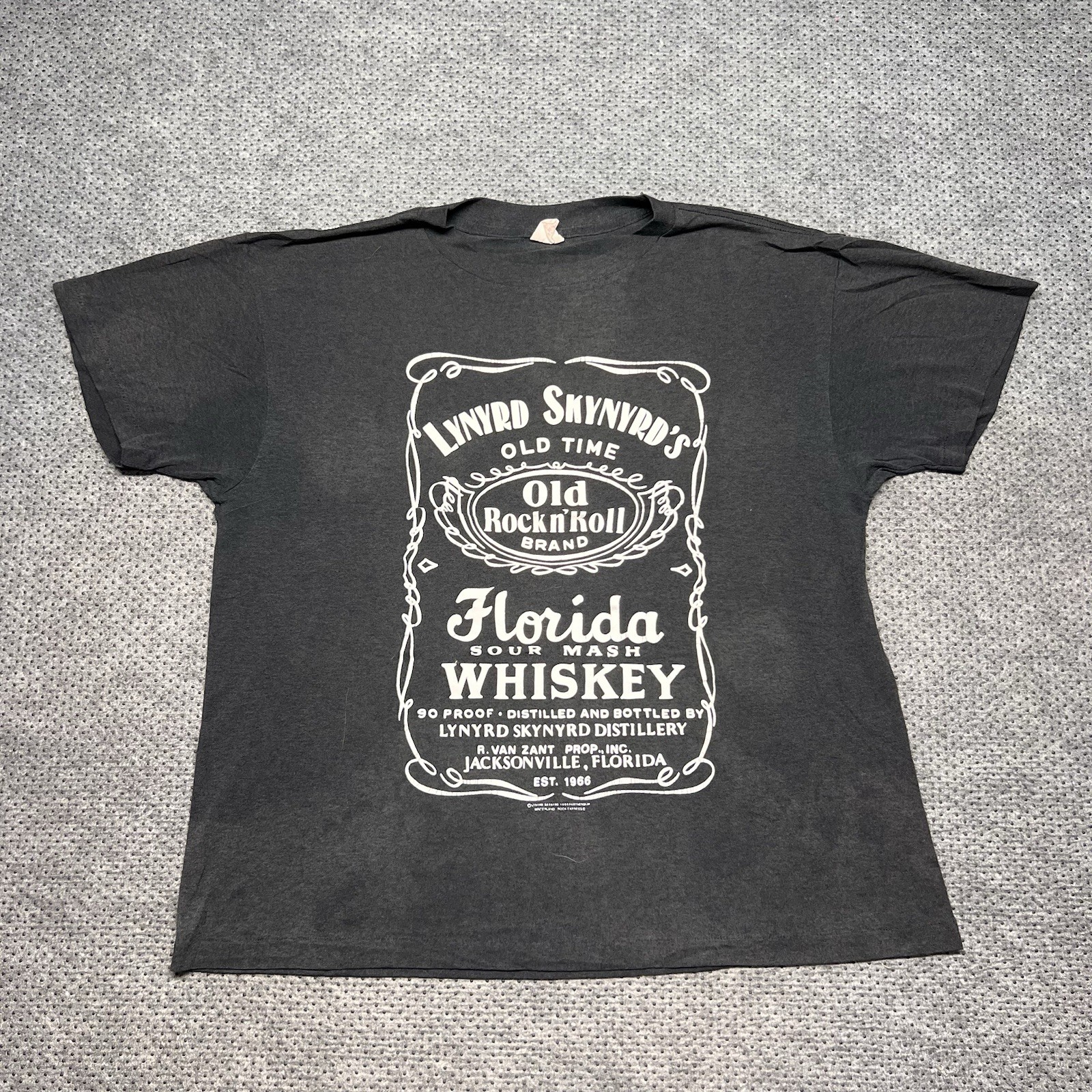 Vintage 1990S Lynyrd Skynyrd Old Rock N Roll Whiskey T-Shirt Large Rare Men’s Vintage 1990S Lynyrd Skynyrd Old Rock N Roll Whiskey T-Shirt Large Rare Men’s