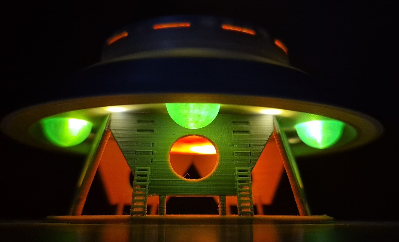 The Invaders UFO/Flying Saucer - Small - Landed With Stand & Lights The Invaders UFO/Flying Saucer - Small - Landed With Stand & Lights