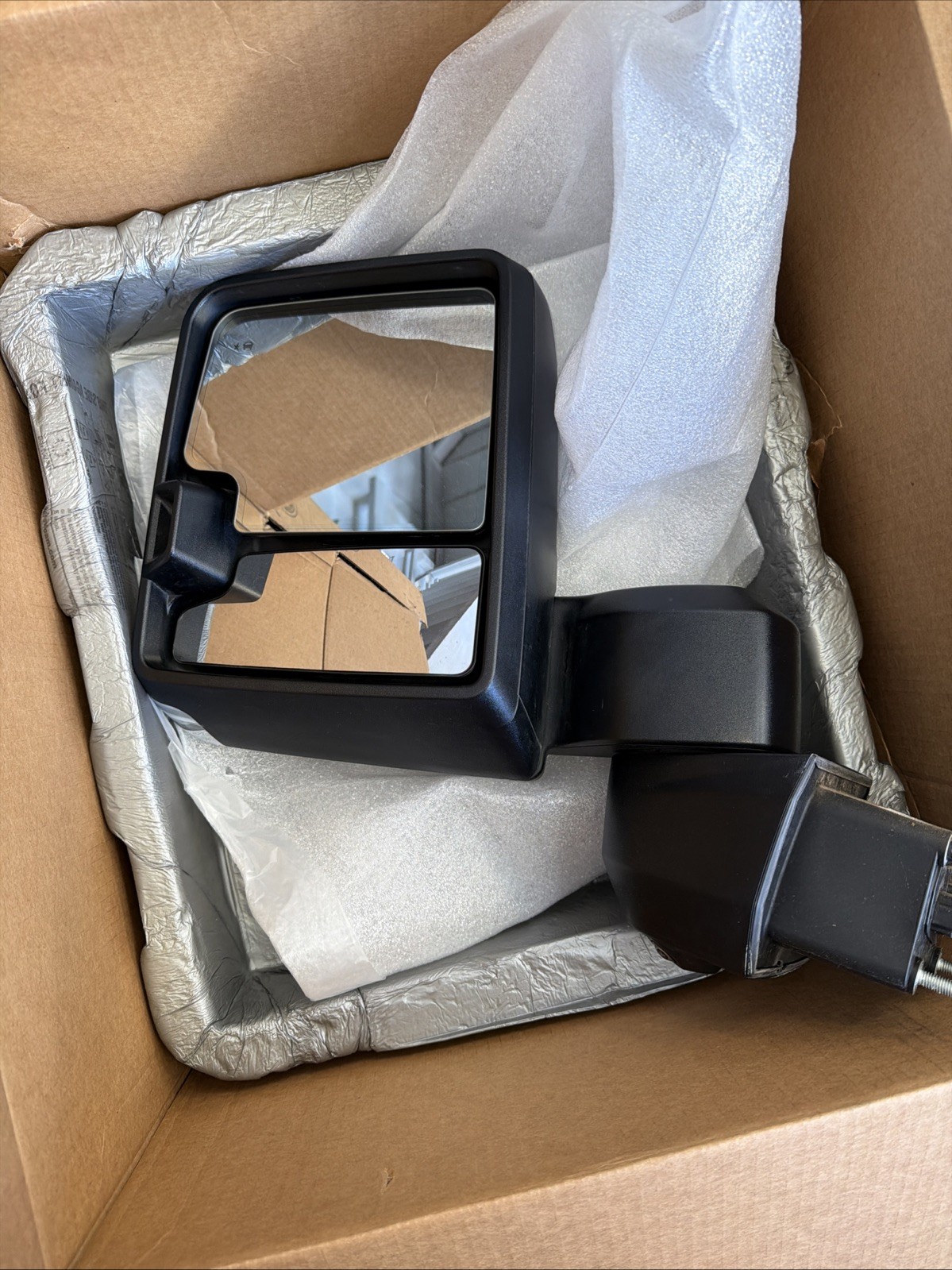 2019-2025 Chevrolet 2500HD Driver Side Outside Mirror Assembly 2019-2025 Chevrolet 2500HD Driver Side Outside Mirror Assembly