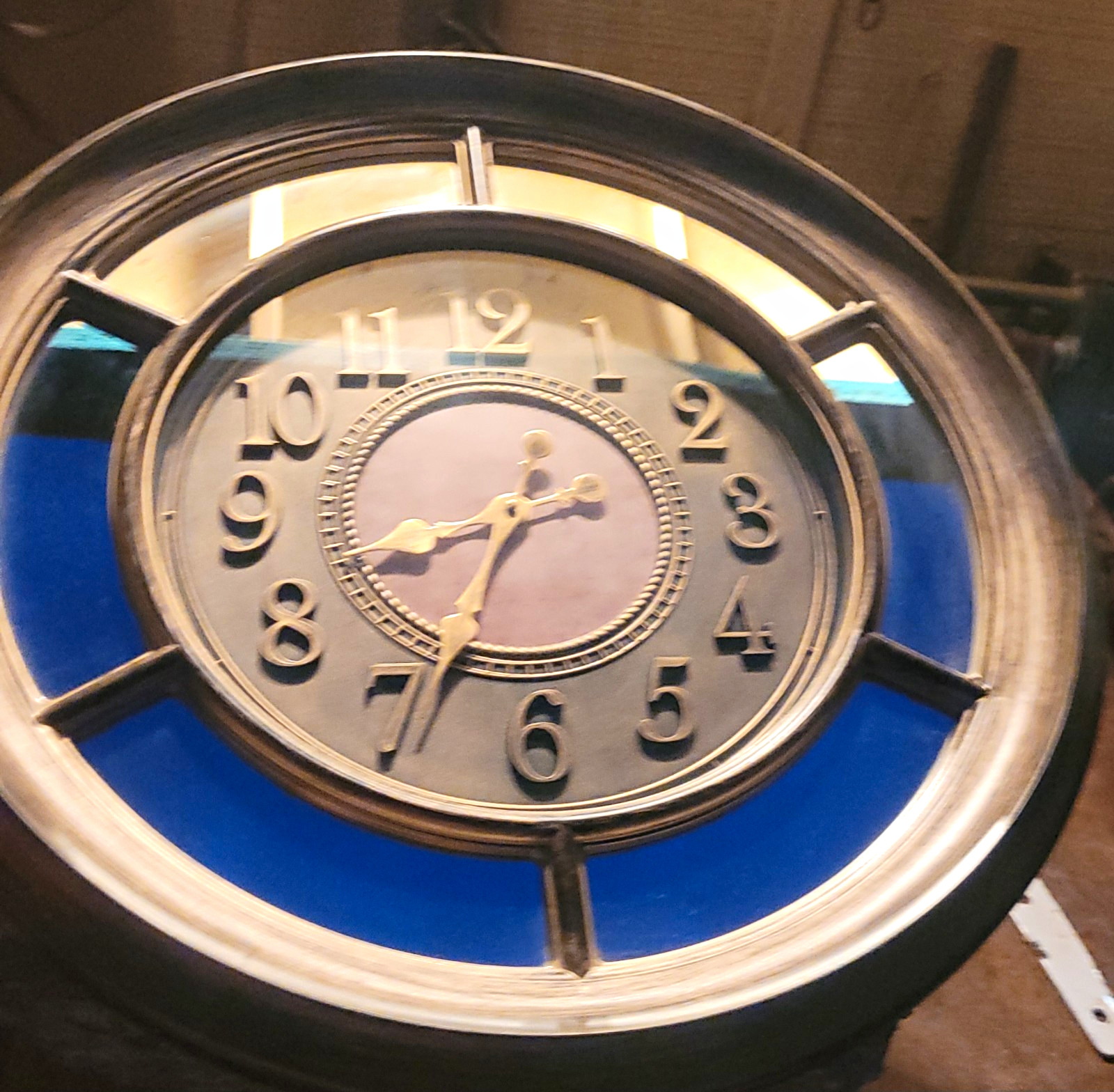 26 Inch Round Mirrored Hanging Wall Clock W/ Arabic Numerals 26 Inch Round Mirrored Hanging Wall Clock W/ Arabic Numerals