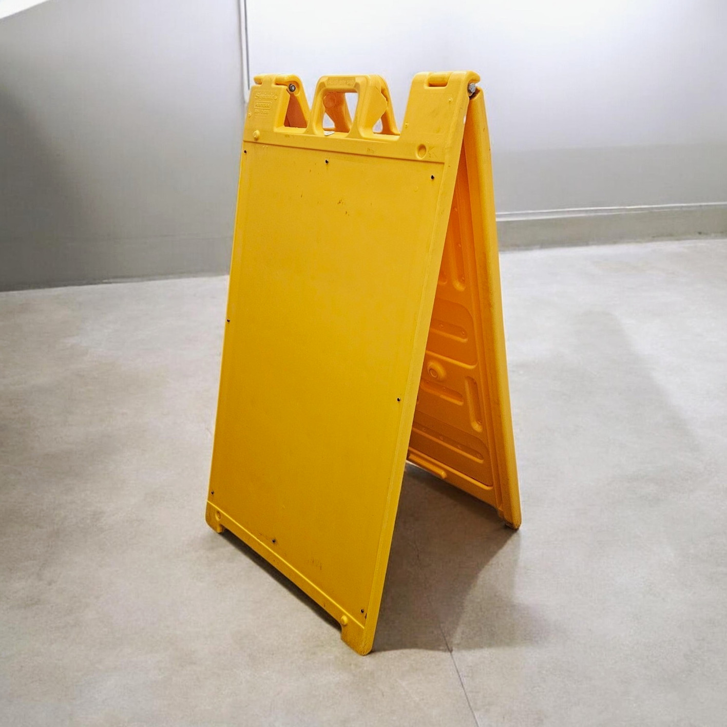 Plasticade Signicade Yellow Plastic A-Frame Sign Stand Sandwich Board 45x25x3\