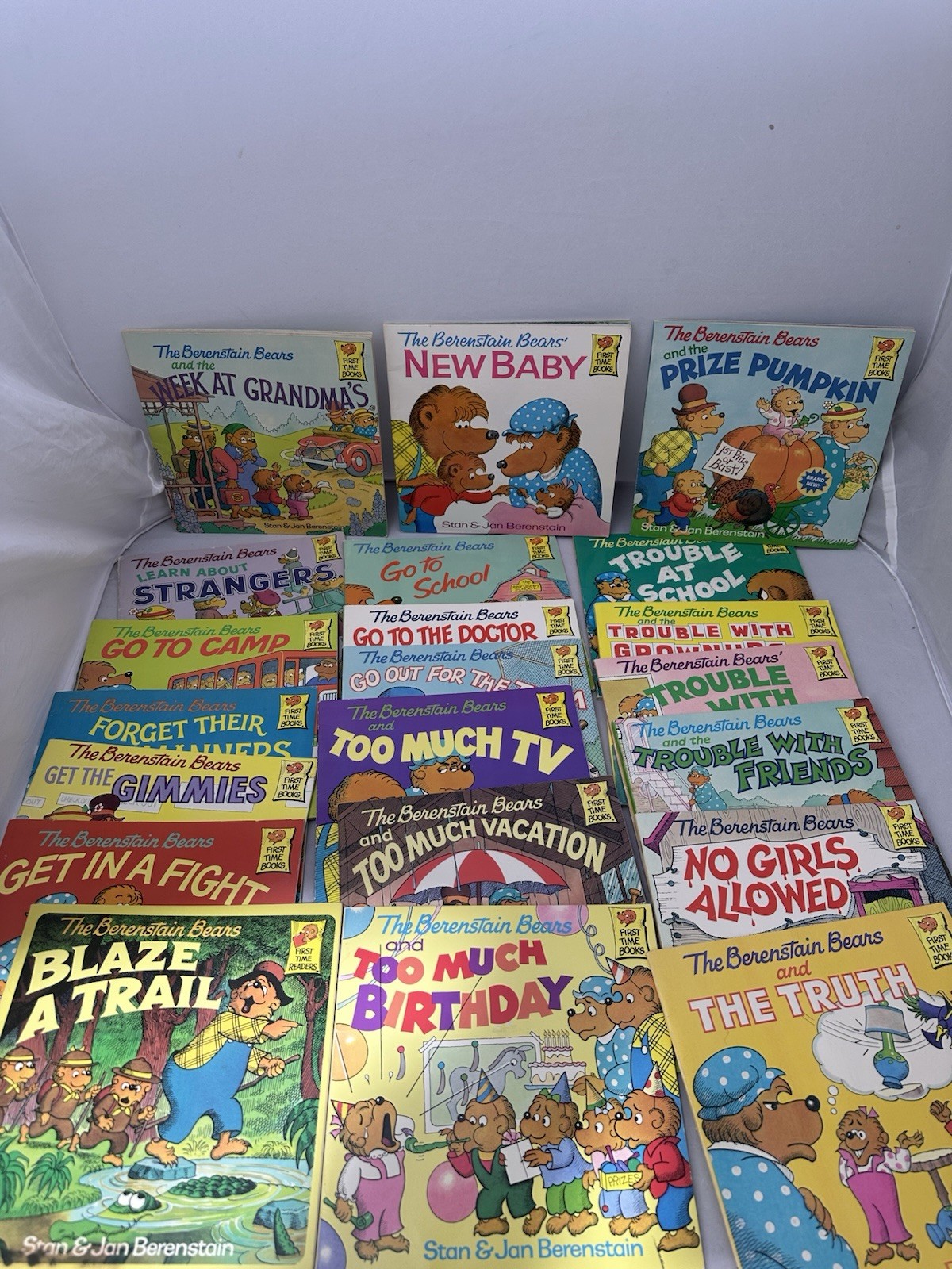 21 Vintage Berenstain Bears Books Lot Stapled Paperback Kids Reading Collection