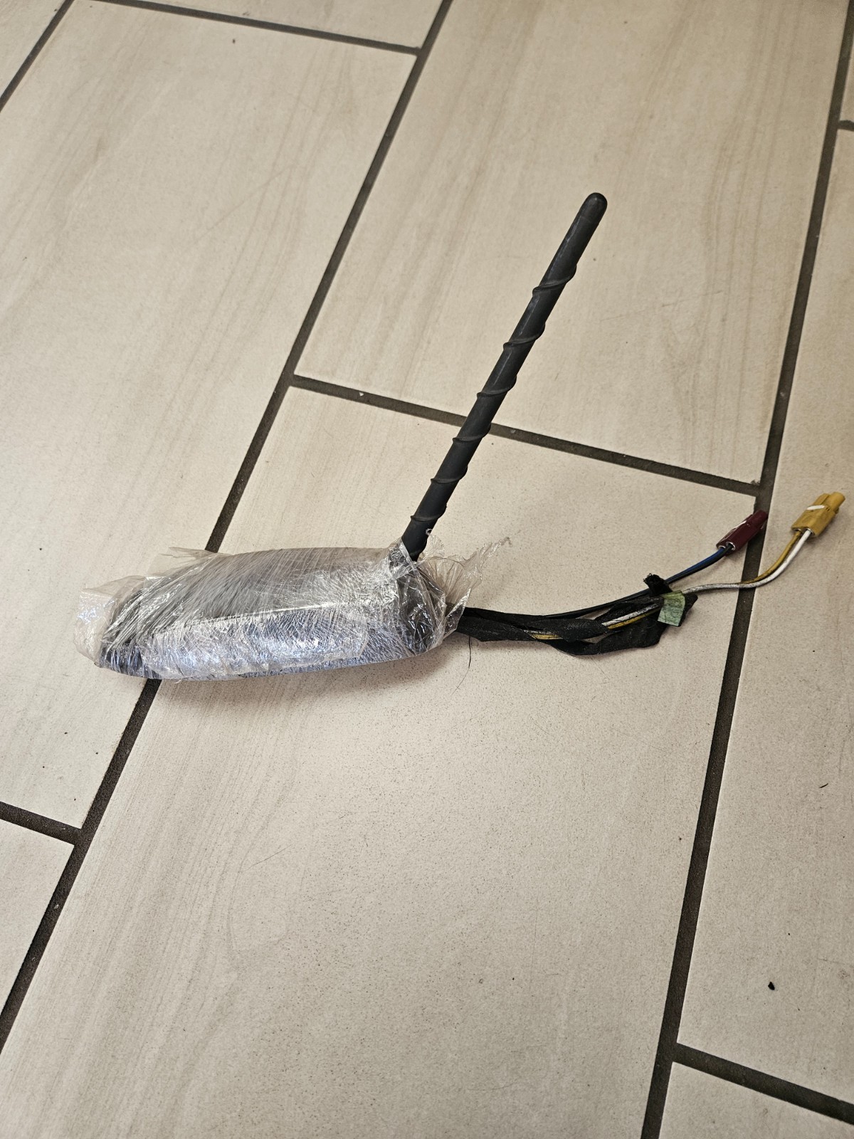 2010-2017 Chevy Equinox GMC Terrain Roof Radio Antenna Mast Base OEM 20794864 2010-2017 Chevy Equinox GMC Terrain Roof Radio Antenna Mast Base OEM 20794864