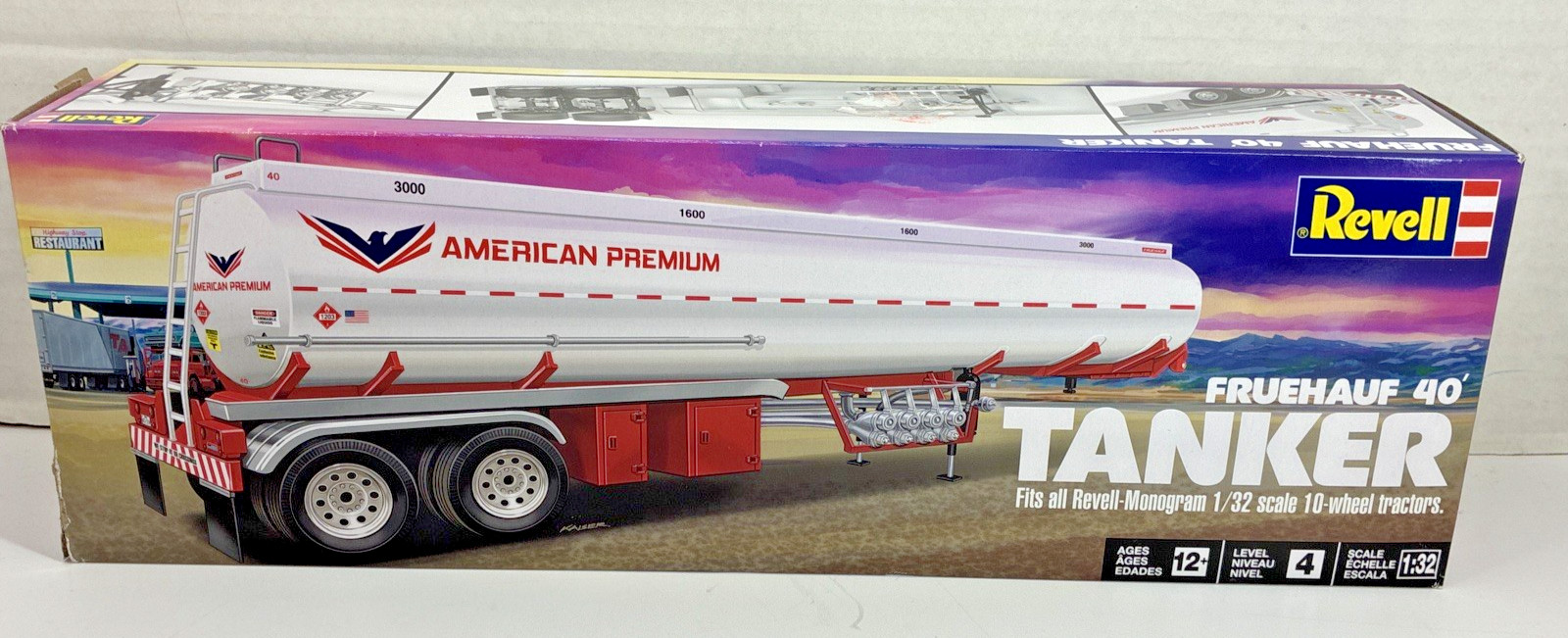 Revell FRUEHAUF 40' Tanker Trailer American model kit Bags Sealed In Box 1/32 Revell FRUEHAUF 40' Tanker Trailer American model kit Bags Sealed In Box 1/32