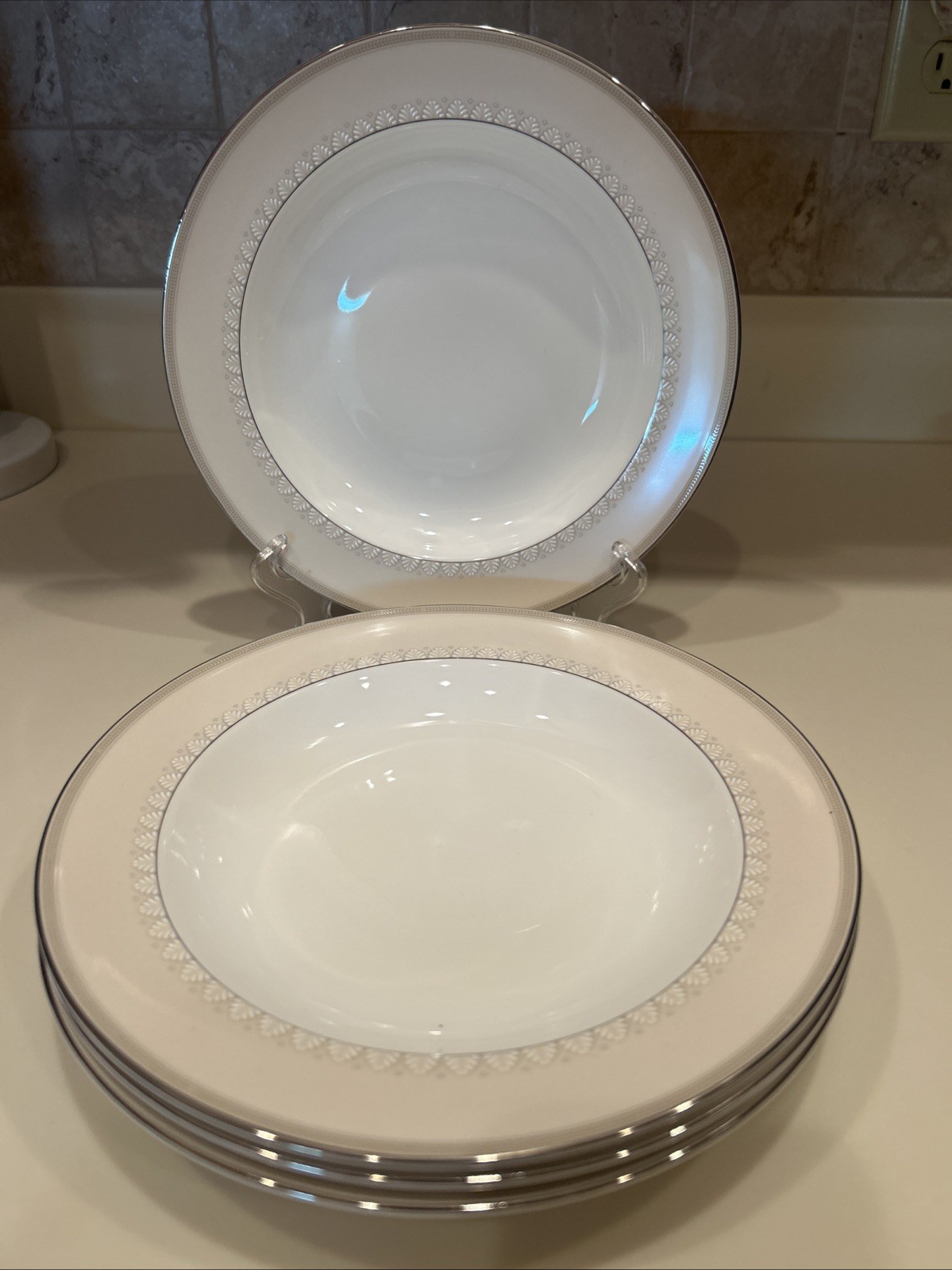 Wedgwood 4 KNIGHTSBRIDGE Soup Bowls  Silver Accents and Trim 9” England