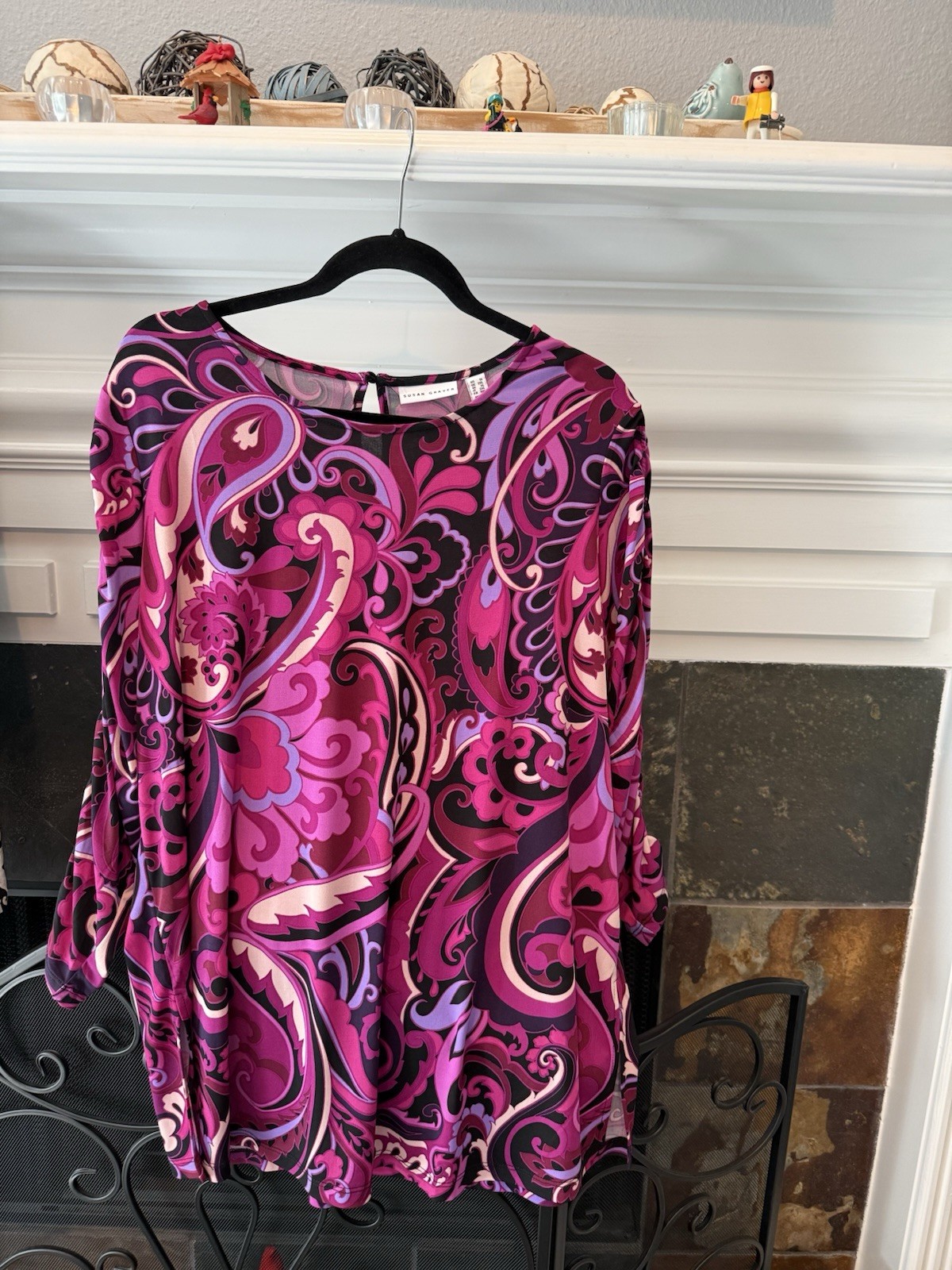 Susan Graver Knit Purple/Pink/Black Paisley Round Neck Keyhole Blouse 1X Susan Graver Knit Purple/Pink/Black Paisley Round Neck Keyhole Blouse 1X