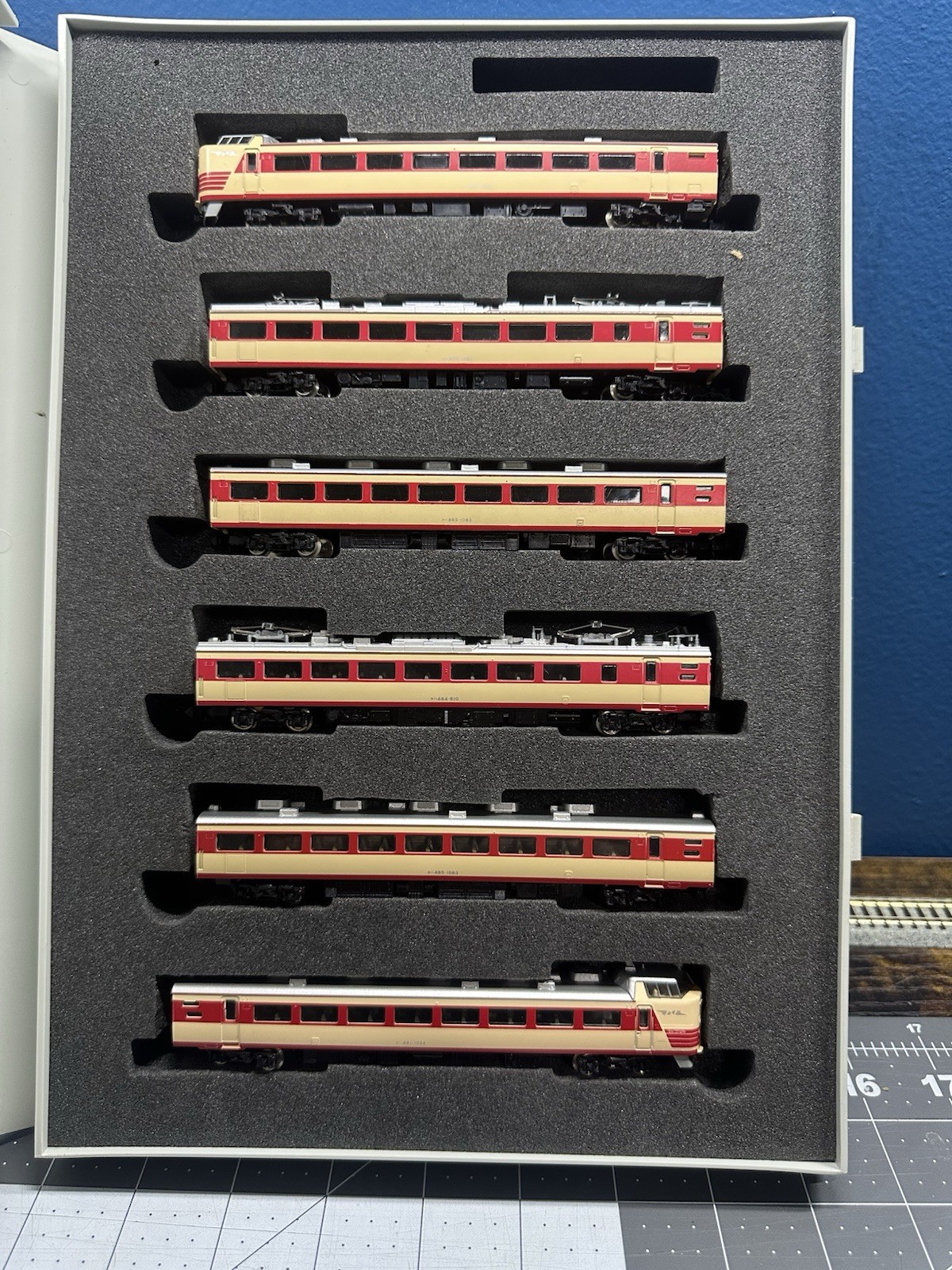 Tomix Japanese J.R.  EC LTD Express Series 485 1000. Item 92627