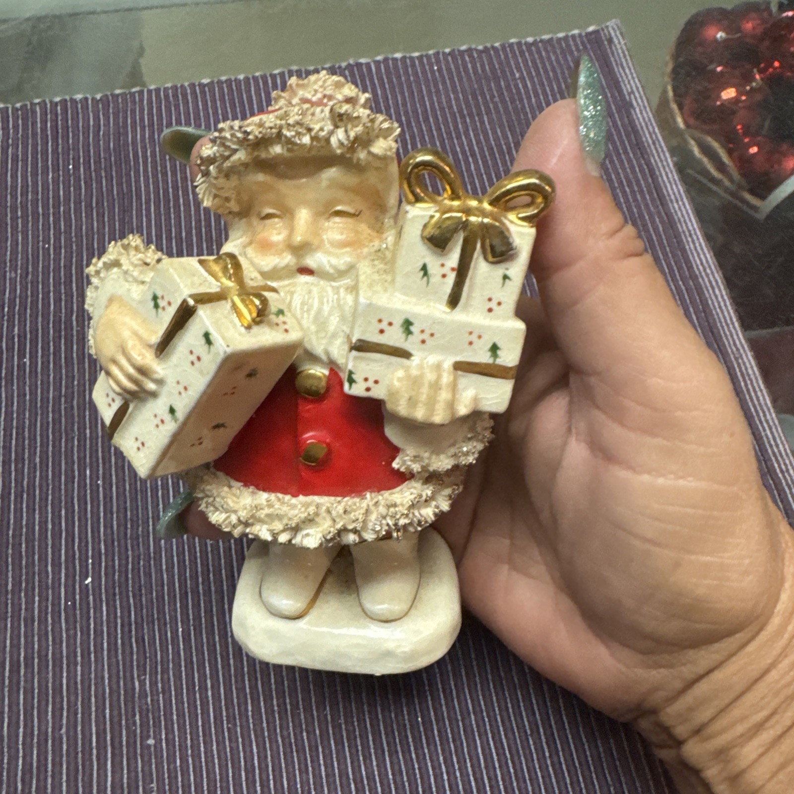 vintage 1950s/1960s Mid-Century ceramic Spaghetti-Trim Santa figurine