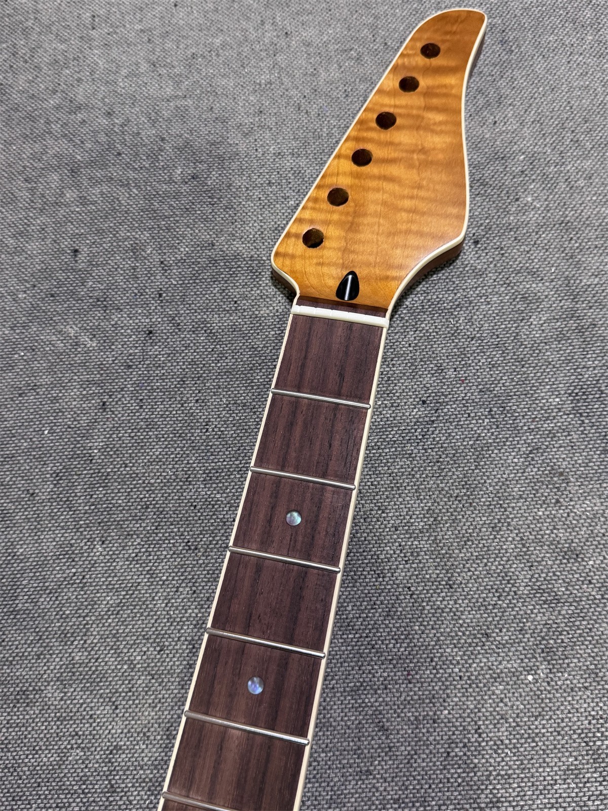 AAAA 22fret roasted Flame maple rosewood Electric guitar Neckpart suhr 12 radius AAAA 22fret roasted Flame maple rosewood Electric guitar Neckpart suhr 12 radius