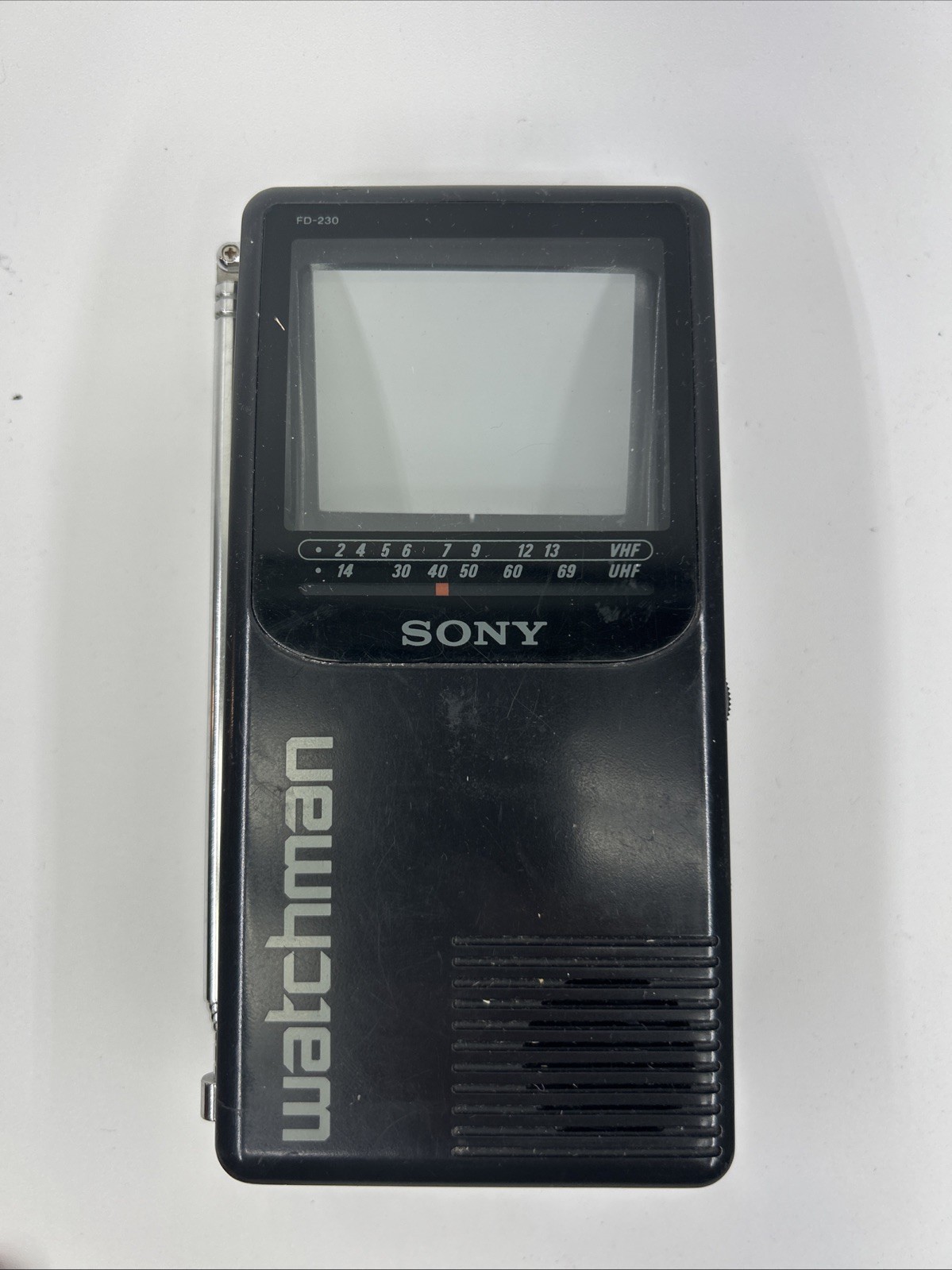 Vintage Sony Watchman FD-230 Portable Handheld Analog Black &White Television TV Vintage Sony Watchman FD-230 Portable Handheld Analog Black &White Television TV