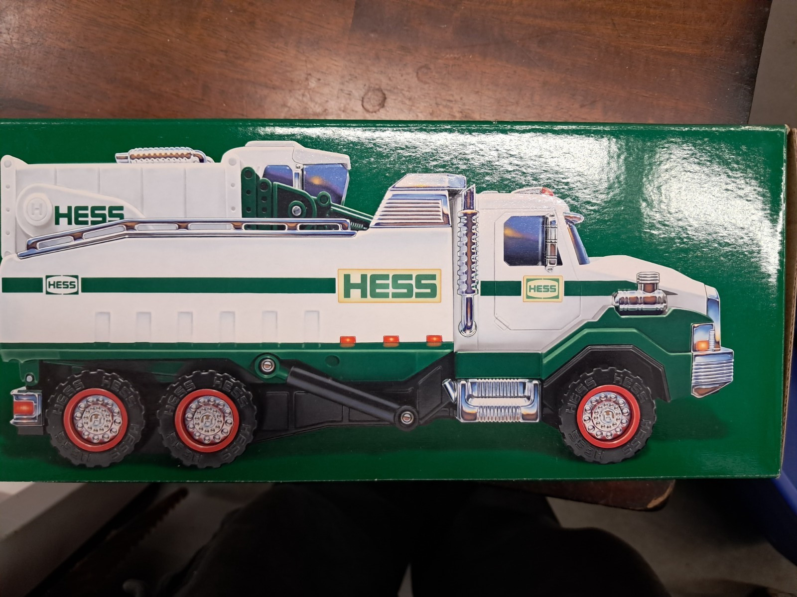 Hess Dump Truck and Loader (8541821258) never opened