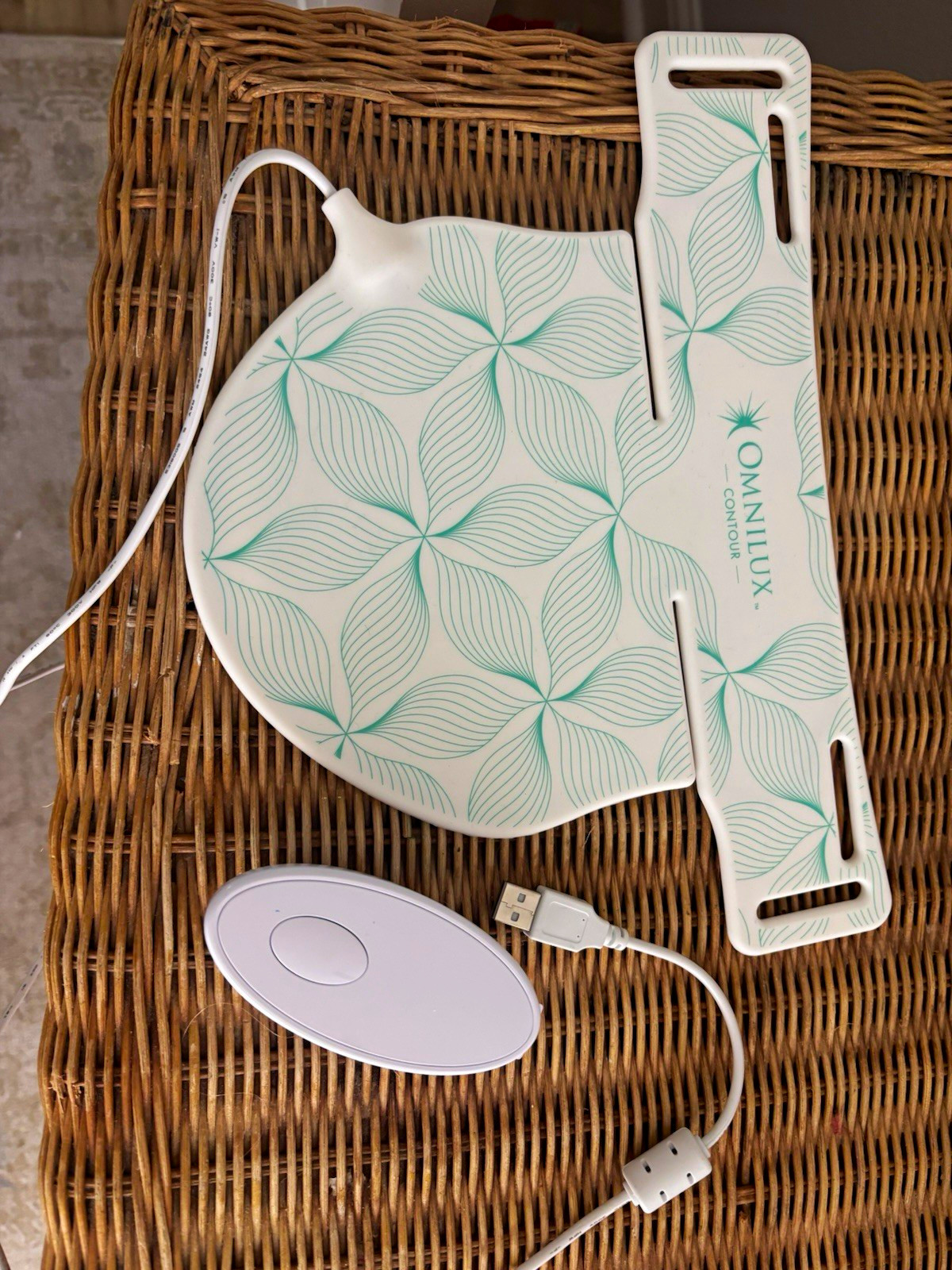 Omnilux Contour Portable LED Light Therapy Neck & Clavicle w/ USB Controller Omnilux Contour Portable LED Light Therapy Neck & Clavicle w/ USB Controller