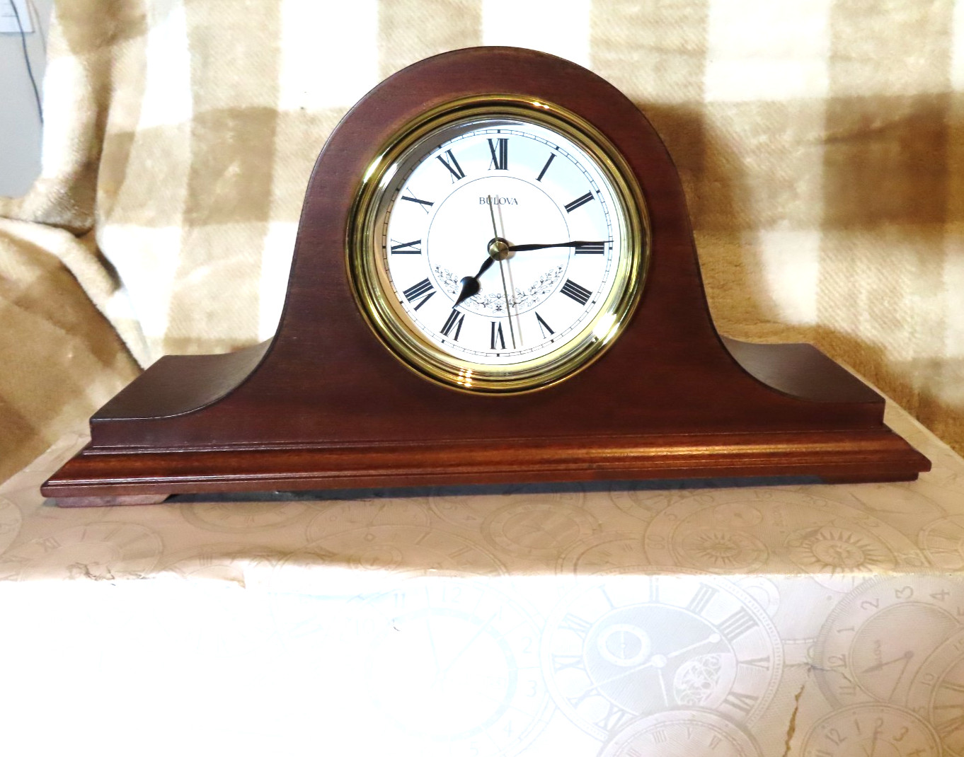 Bulova B1929 Chiming Clock, Mahogany, w/Box and manual, NOB, TESTED