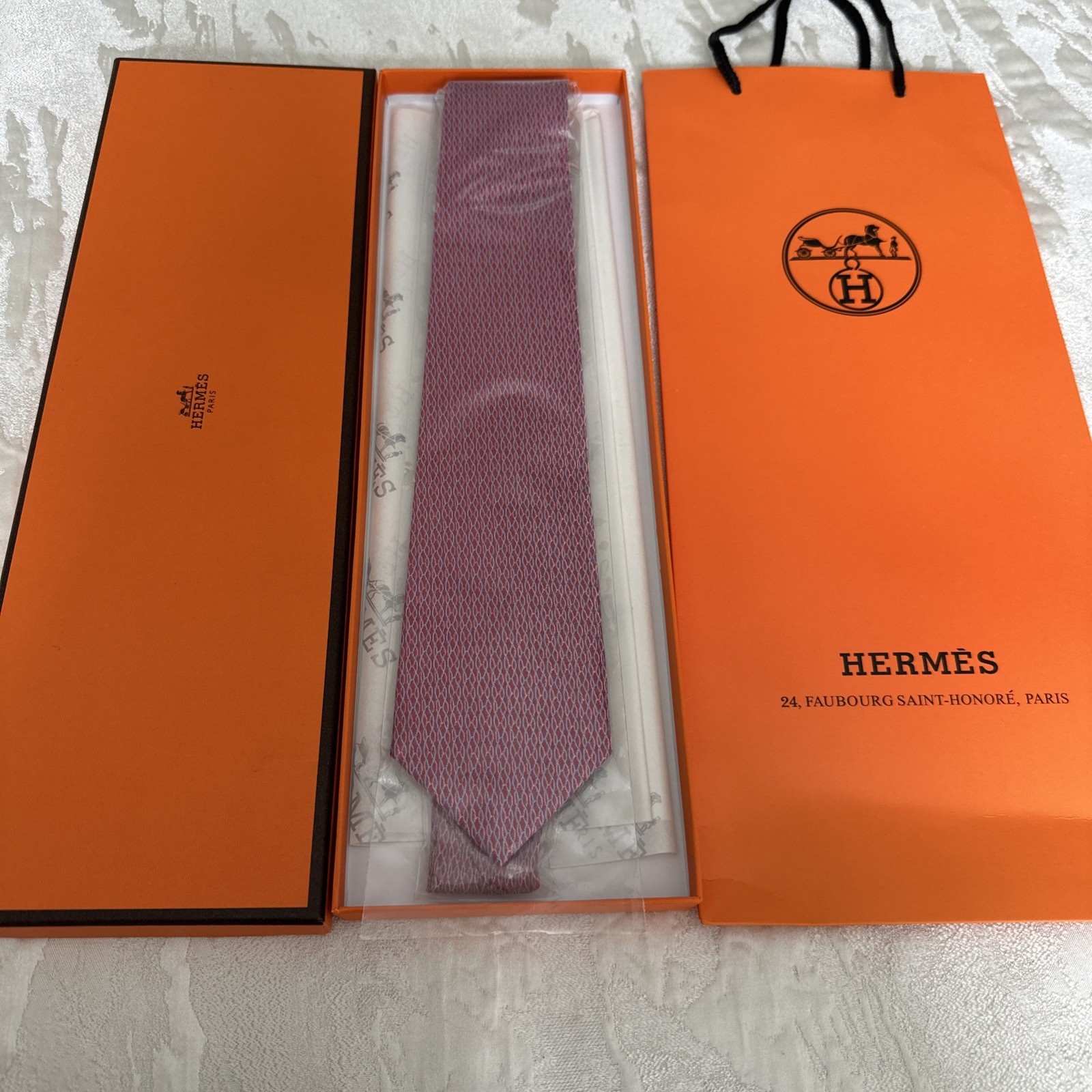 HERMÈS Men\'s Faconnee H Tie 100% Silk Red Full Packaging