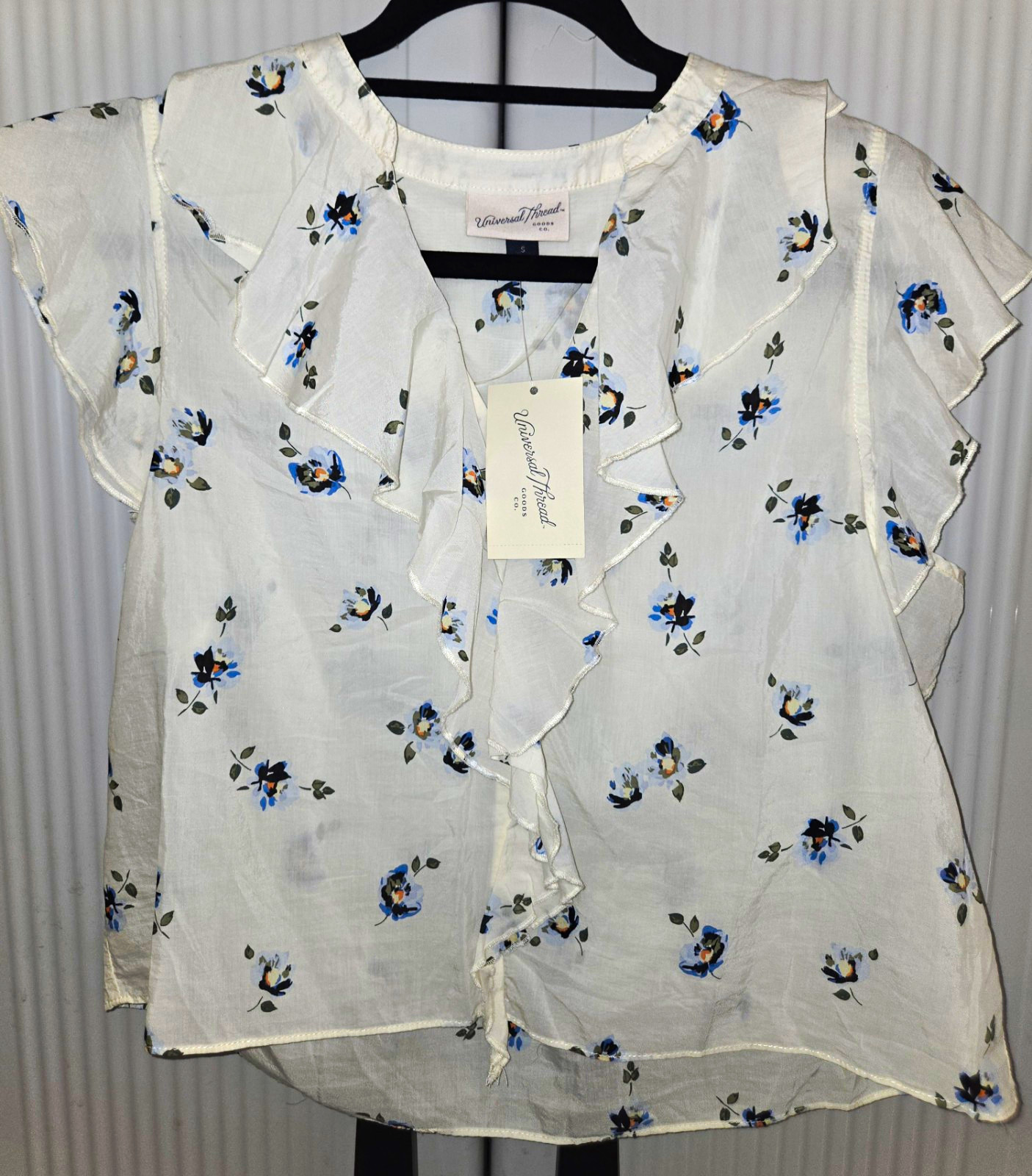 Universal Thread White Floral Ruffle V-Neck Cap Sleeve Chiffon Blouse S