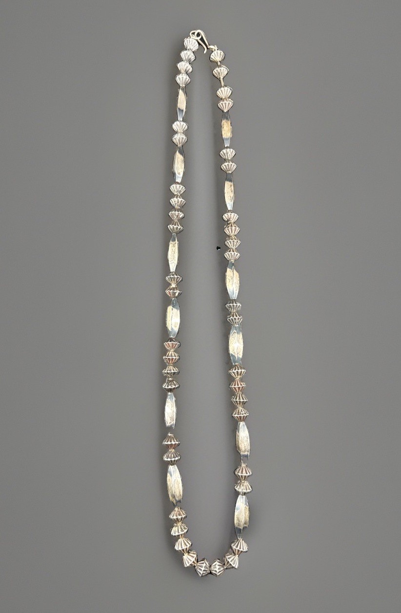 ✨Vintage Navajo Sterling Silver Hand Made Bench Bead Torpedo Necklace 24 ✨Vintage Navajo Sterling Silver Hand Made Bench Bead Torpedo Necklace 24