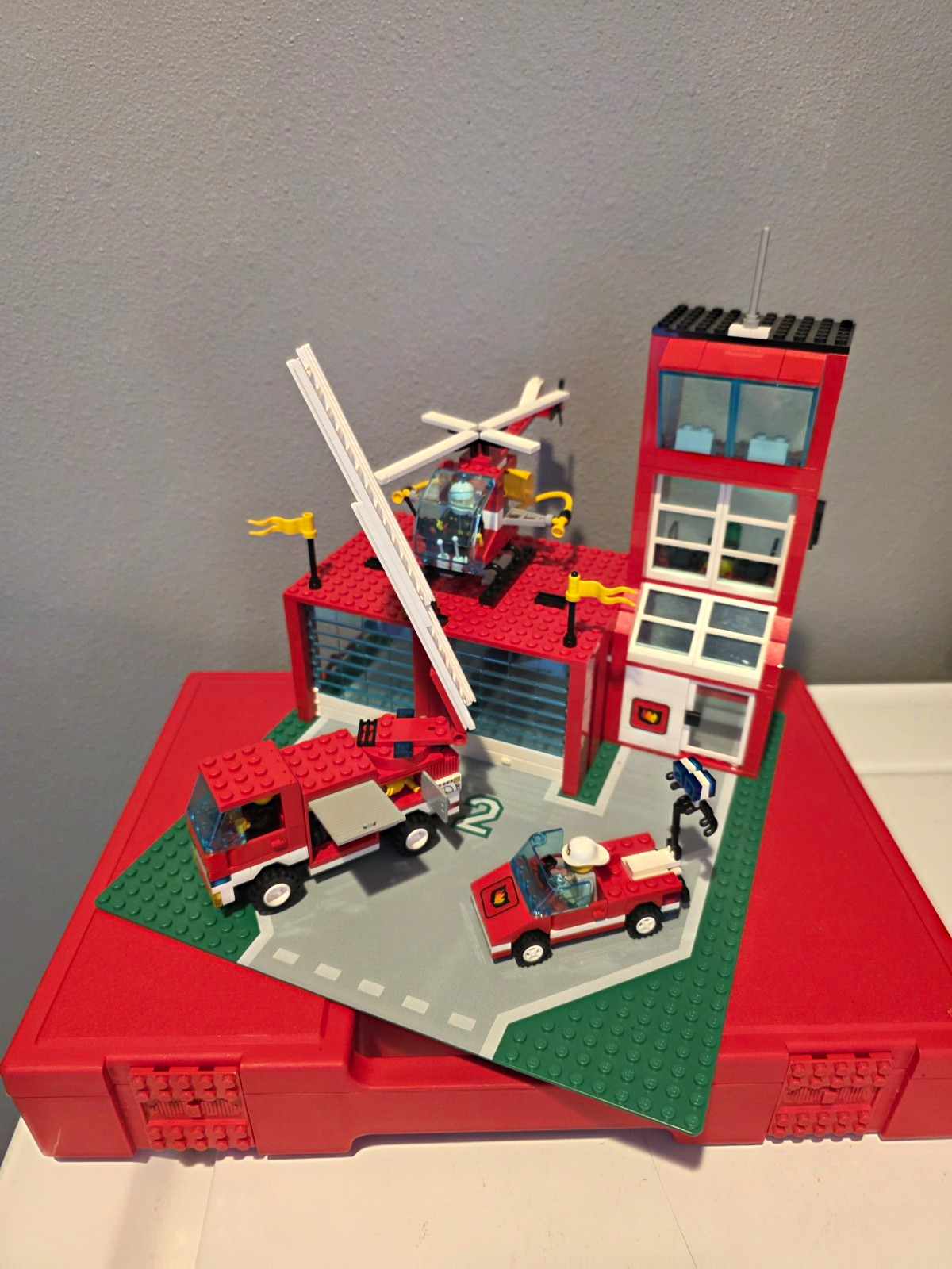 LEGO Town Fire 6571 Flame Fighters 233pcs Vintage 1994 With Case LEGO Town Fire 6571 Flame Fighters 233pcs Vintage 1994 With Case