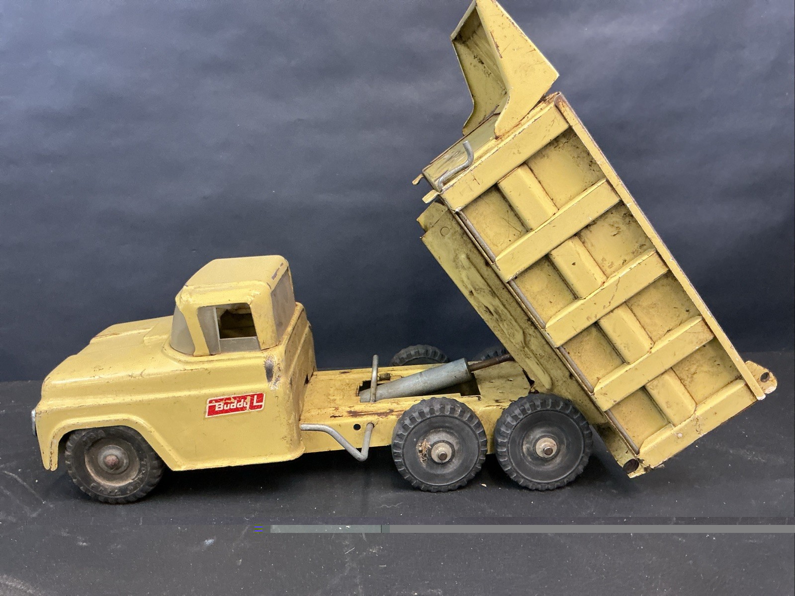 1965-1966 Buddy L 10 Wheel Hydraulic Dump Truck Yellow All Original
