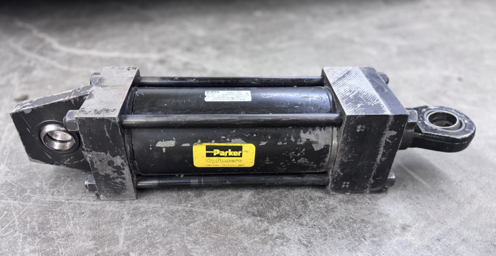 PARKER (Series 2H) 4.00 SB2HLTV27 S.N FF257053 A 3000 psi PARKER (Series 2H) 4.00 SB2HLTV27 S.N FF257053 A 3000 psi
