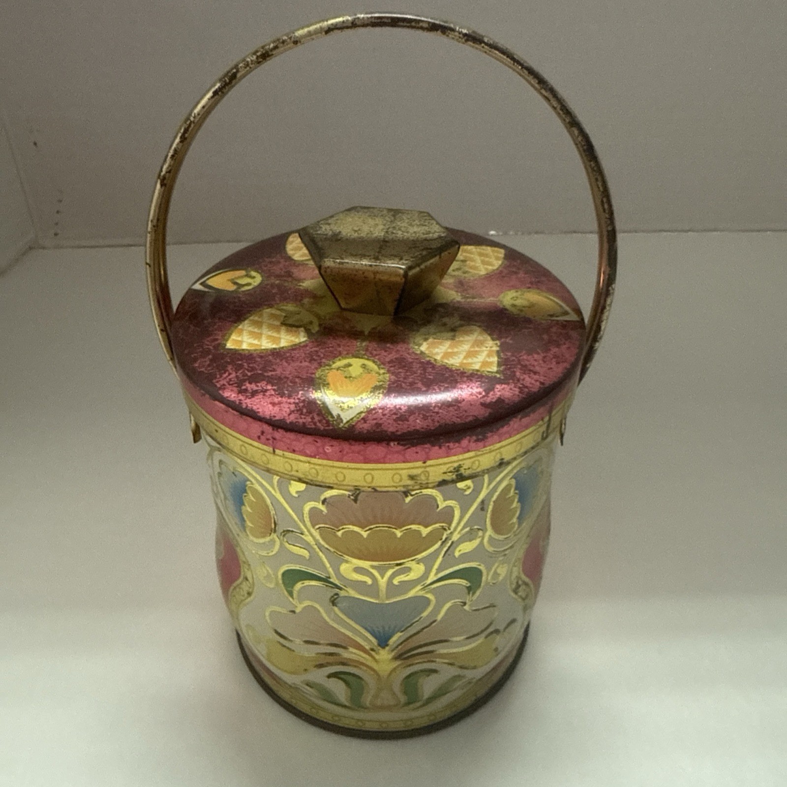 Vtg Murray Allen confections Floral decor tin w/ handle England 5x4” Vtg Murray Allen confections Floral decor tin w/ handle England 5x4”