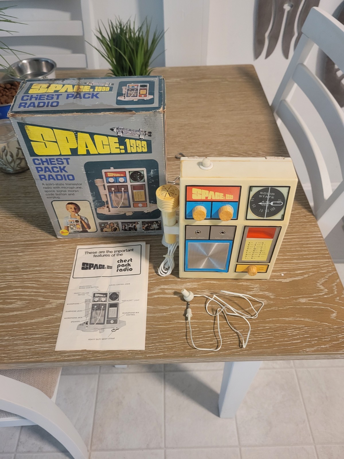 Space 1999 Illco ATV Illfelder Toy Company 1976 Rare Chest Pack Radio Vintage. Space 1999 Illco ATV Illfelder Toy Company 1976 Rare Chest Pack Radio Vintage.
