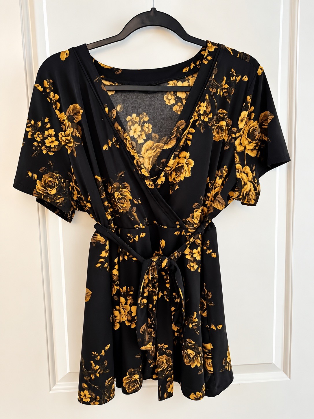 Torrid Women’s Black Yellow and Floral Babydoll Wrap Blouse Plus Size 2X