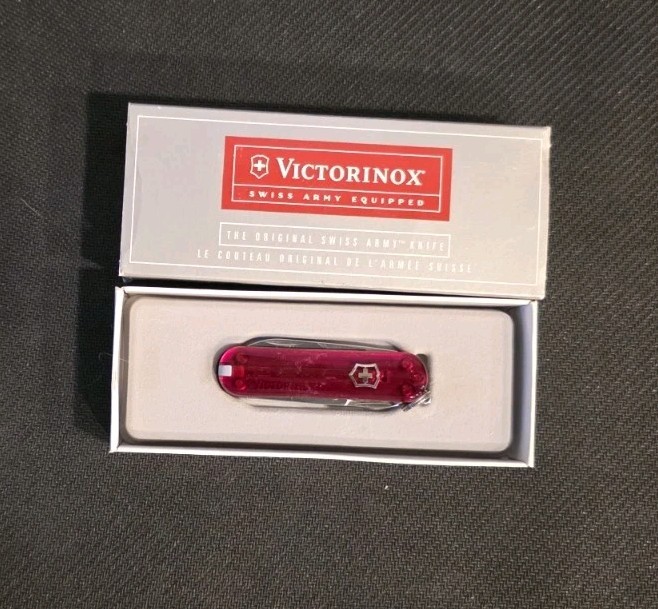 NEW  Victorinox Swiss Army 58mm Knife: SIGNATURE Translucent RED w/ Box