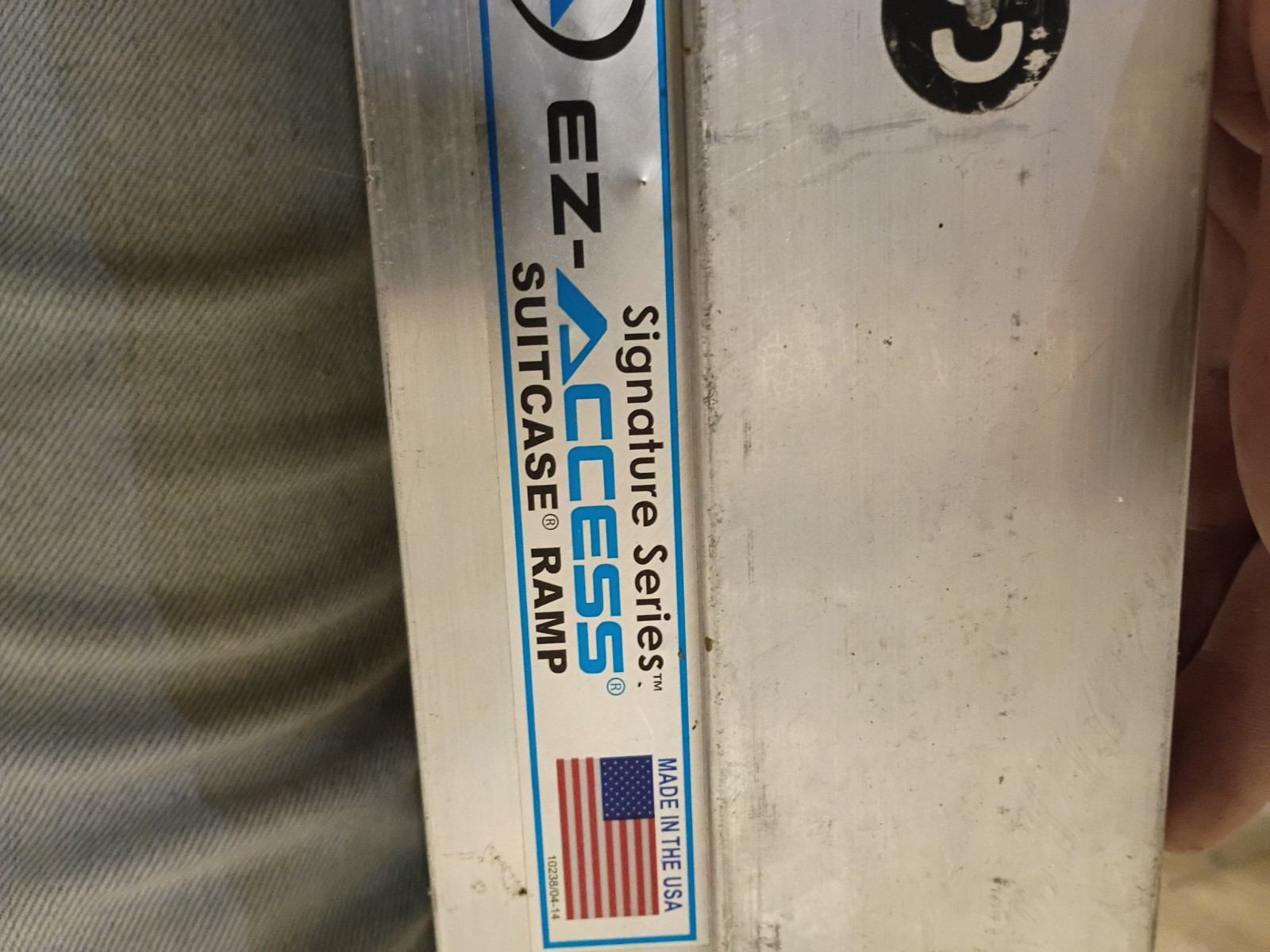 EZ-ACCESS SUITCASE 3’ x 30\