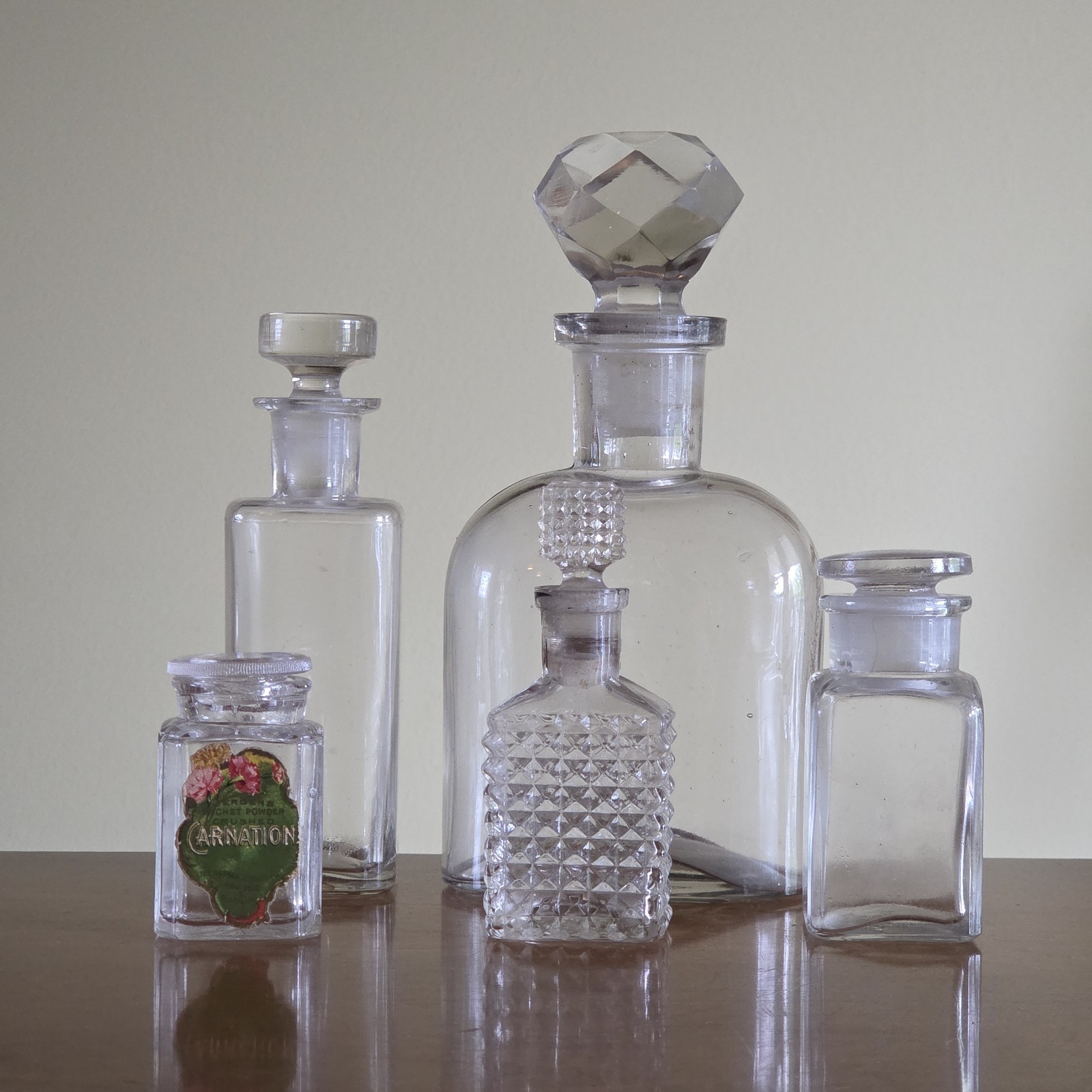 5 Vtg Antique Glass Bottles Assorted Sizes Apothecary, Carnation Powder, READ 5 Vtg Antique Glass Bottles Assorted Sizes Apothecary, Carnation Powder, READ