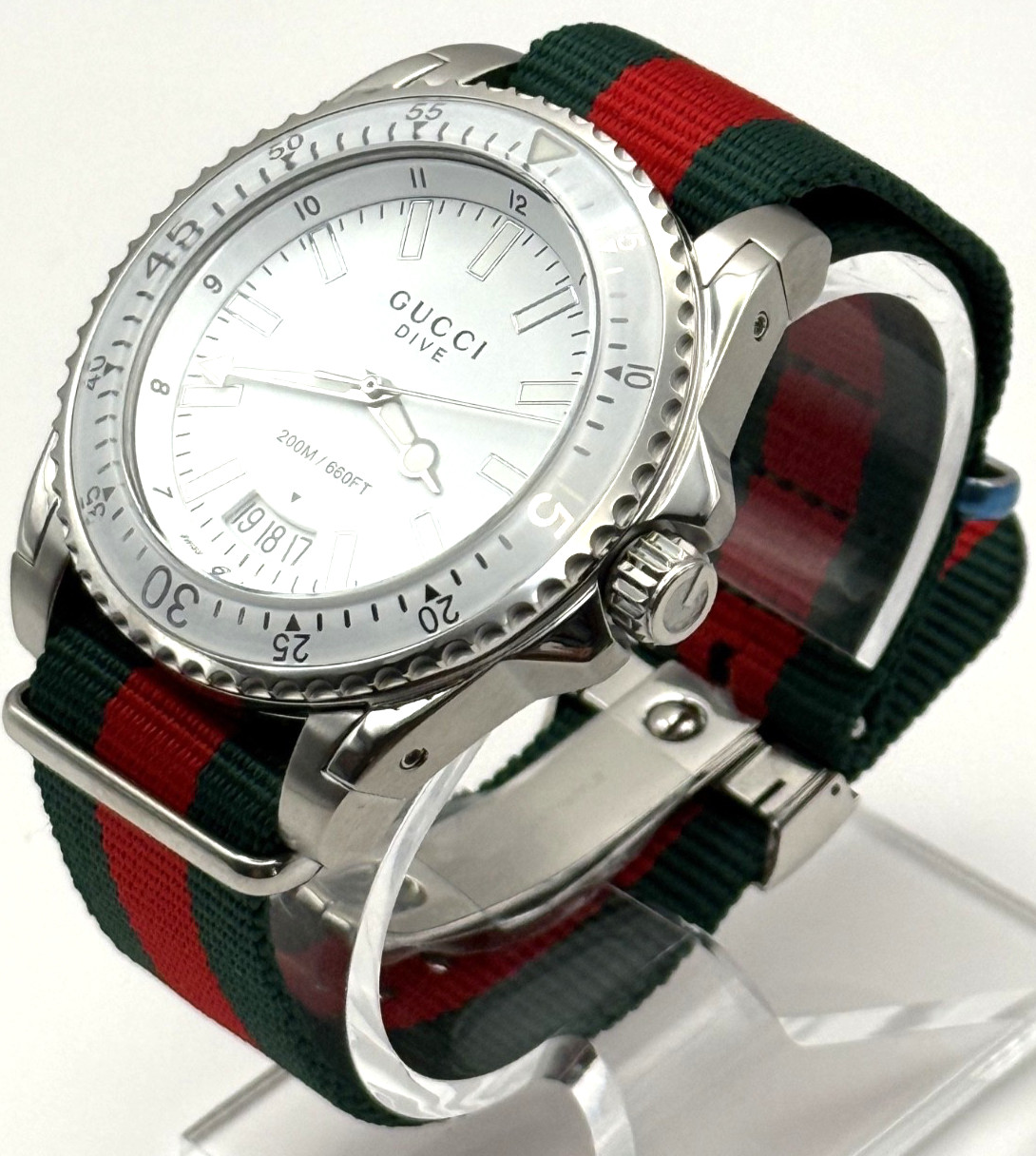Gucci YA136207 Dive Men's 45mm Stainlees Steel Wristwatch