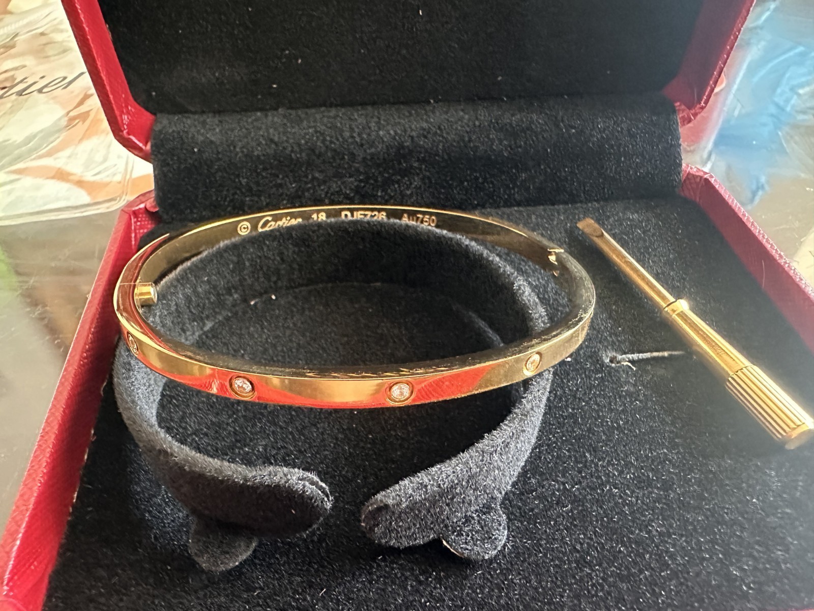 NEW Love Small Bangle Bracelet 10 Diamonds 18K Yellow Gold Size18 NEW Love Small Bangle Bracelet 10 Diamonds 18K Yellow Gold Size18