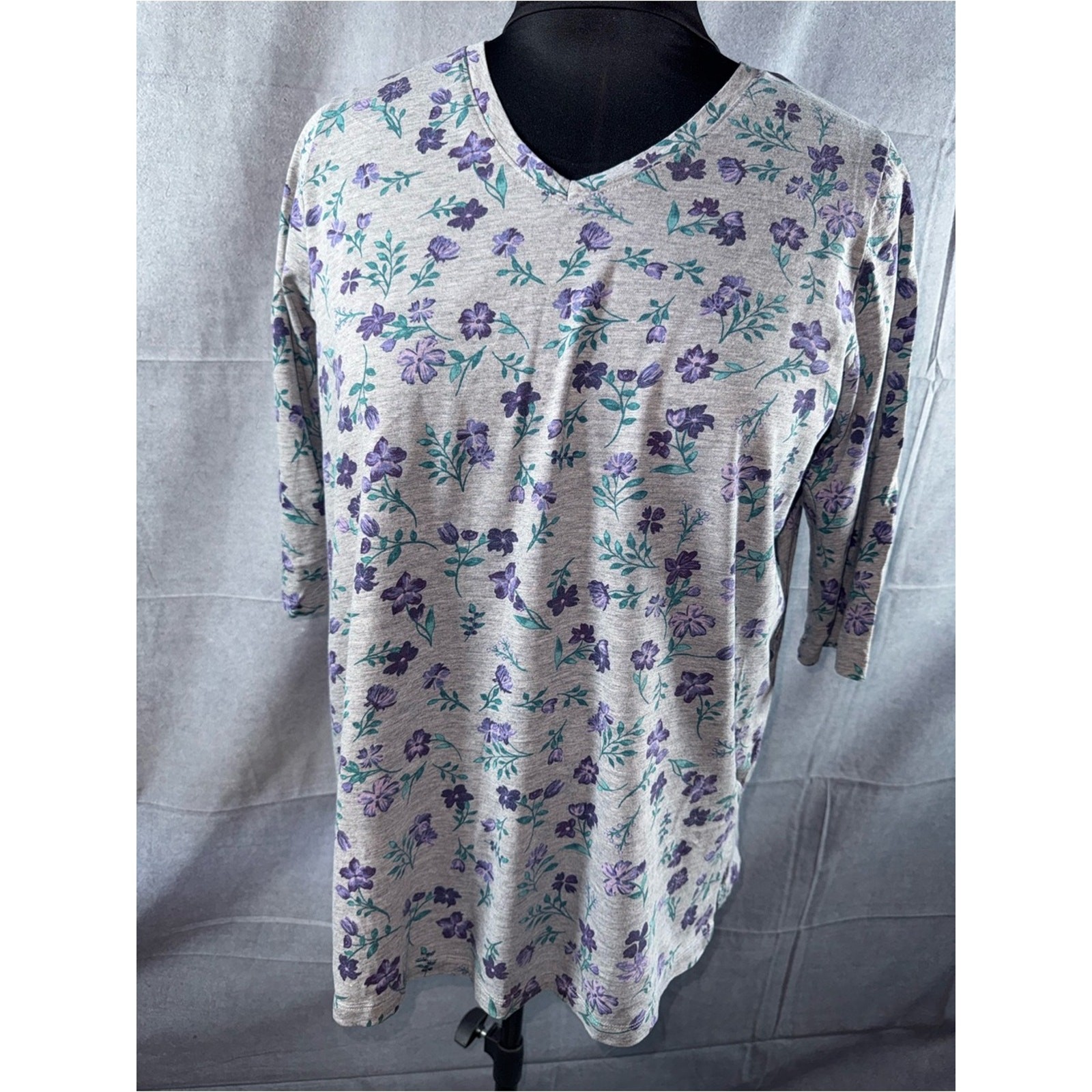 2869-Woman Within Heather Gray V-Neck Top with Purple Floral Print