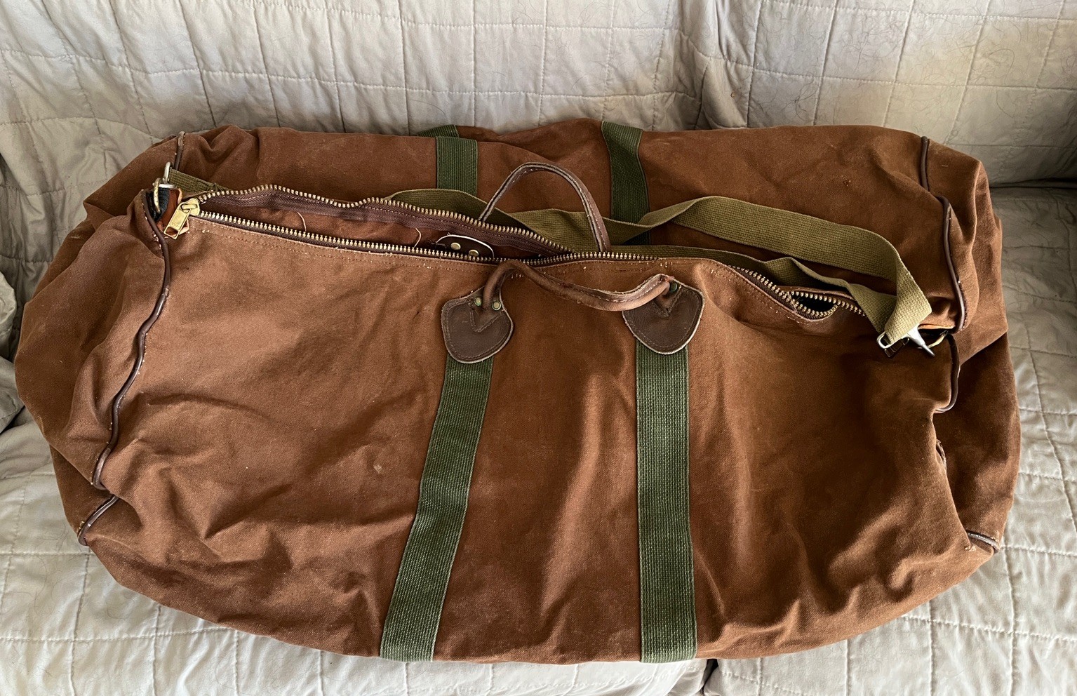 Vintage LL Bean Duffle Bag - Large Vintage LL Bean Duffle Bag - Large