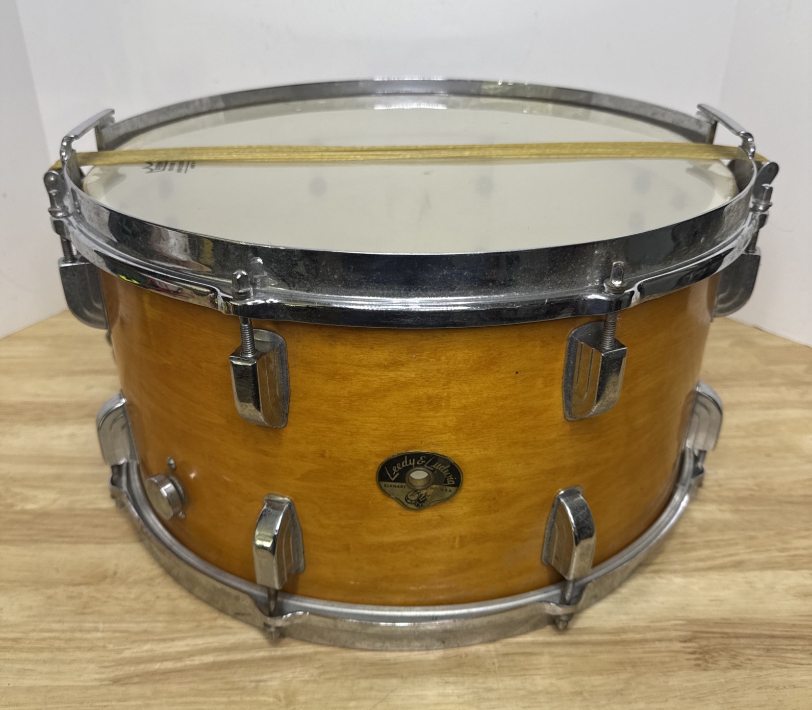 Vintage Leedy & Ludwig Concert King 15” x 8” Snare Drum – Natural/Maple Finish