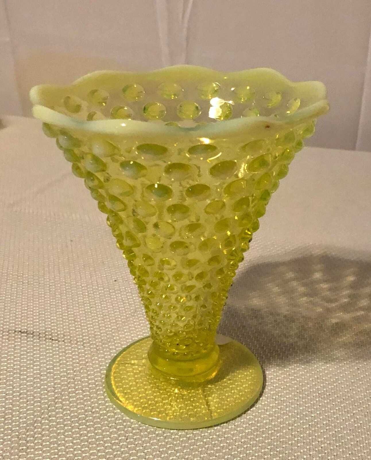 Vtg Fenton Hobnail Yellow Topaz Vaseline Glass Vase that Glows/Opalescent Rim Vtg Fenton Hobnail Yellow Topaz Vaseline Glass Vase that Glows/Opalescent Rim