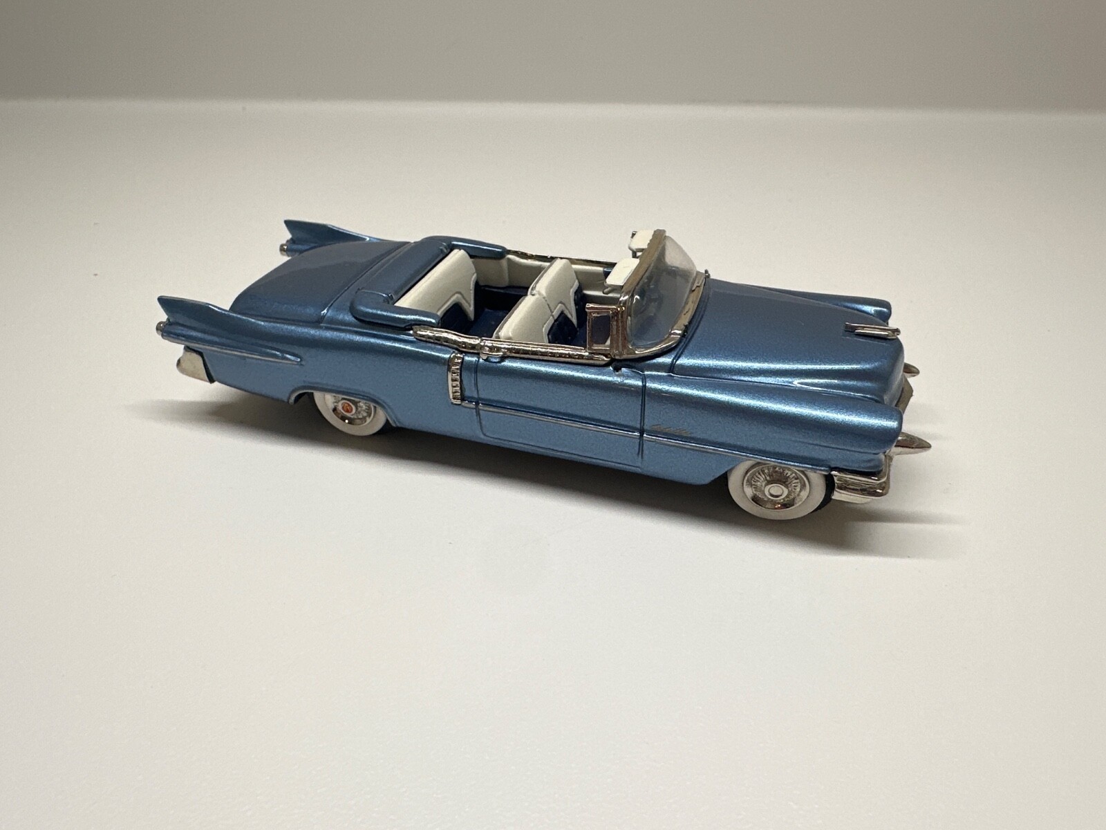 1955 Cadillac Eldorado Biarritz convertible, 1:43 MINIMARQUE- DRESEDN BLUE 1955 Cadillac Eldorado Biarritz convertible, 1:43 MINIMARQUE- DRESEDN BLUE
