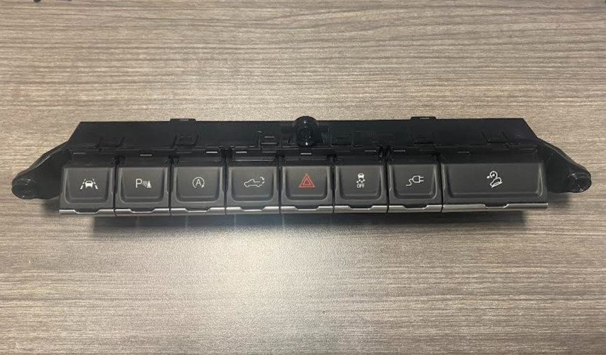 OEM 2019 - 2022 CHEVROLET SILVERADO 1500 DASH CENTER HAZARD MULTIFUCTION SWITCH OEM 2019 - 2022 CHEVROLET SILVERADO 1500 DASH CENTER HAZARD MULTIFUCTION SWITCH