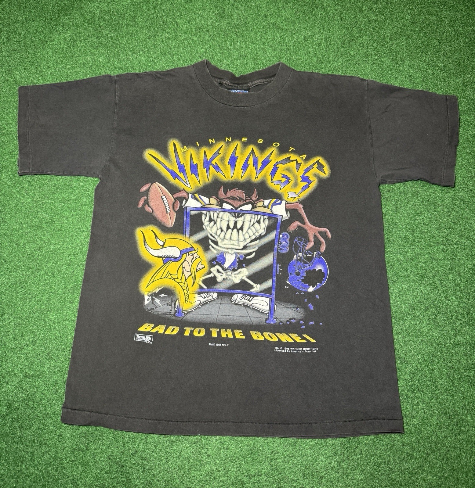 Vintage 90s Minnesota Vikings Bad To The Bone taz shirt VK16717