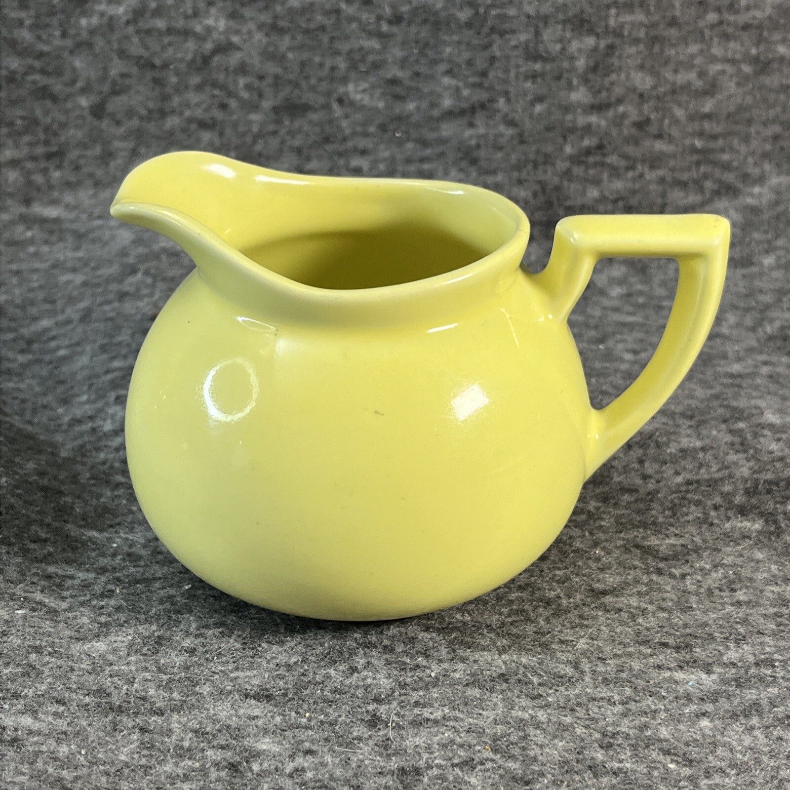 1950's ~ 1960's LIPTON's TEA Yellow Creamer Cream Pitcher by Hall - EUC VTG 1950's ~ 1960's LIPTON's TEA Yellow Creamer Cream Pitcher by Hall - EUC VTG
