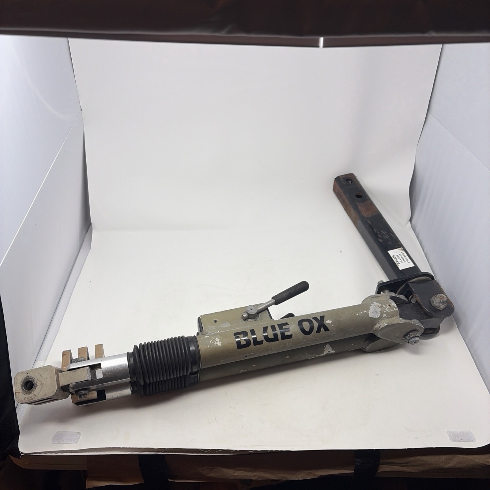 Blue Ox BX4325 Aladdin Aluminum Tow Bar – 7,500 lb – RV Flat Tow No Accessories Blue Ox BX4325 Aladdin Aluminum Tow Bar – 7,500 lb – RV Flat Tow No Accessories