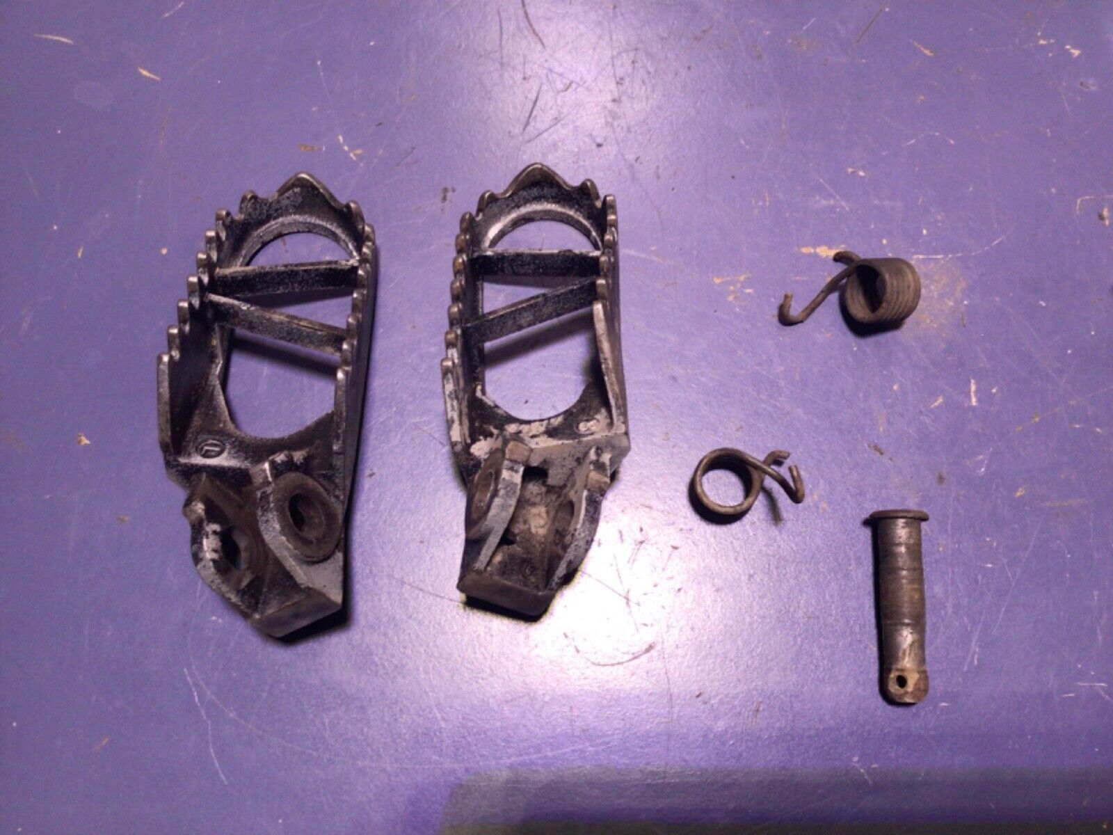 Suzuki RM100 Kawasaki KX85 KX100 Left Right Footpegs Set 2001 thru 2021