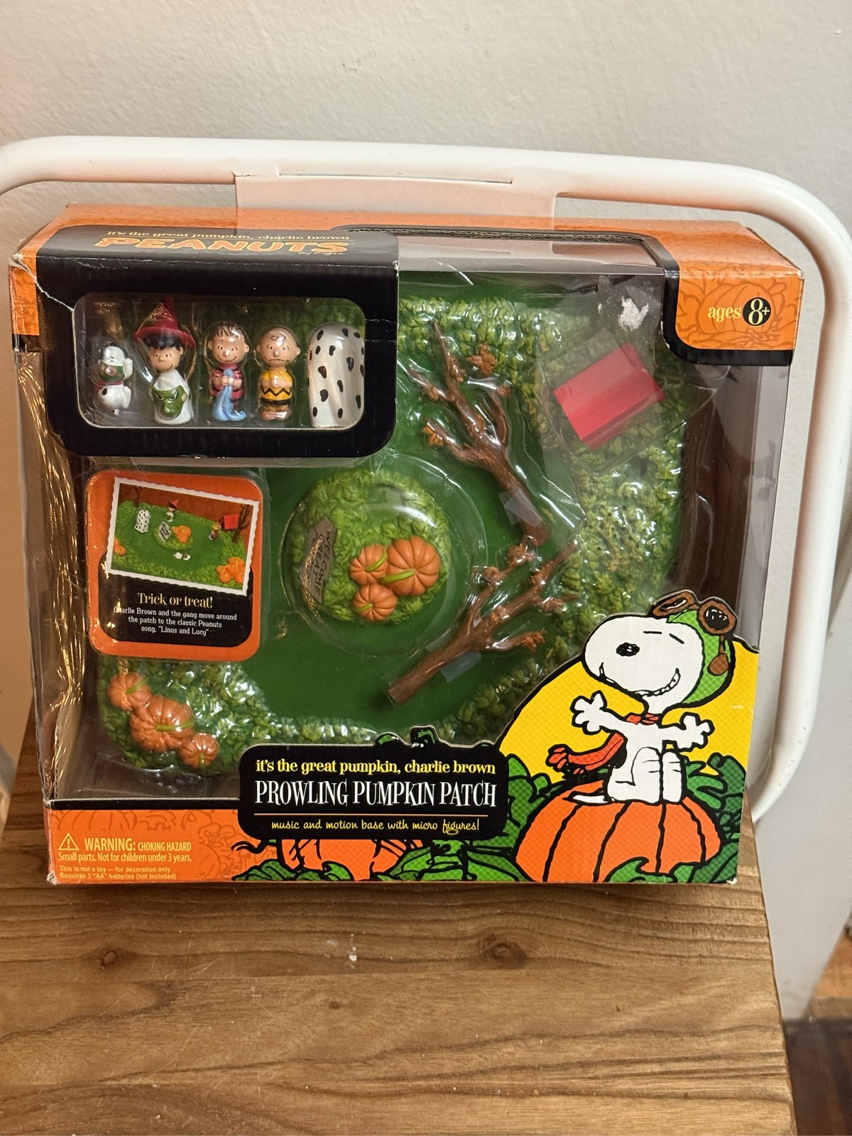 Peanuts It's the Great Pumpkin Charlie Brown Prowling Pumpkin Patch