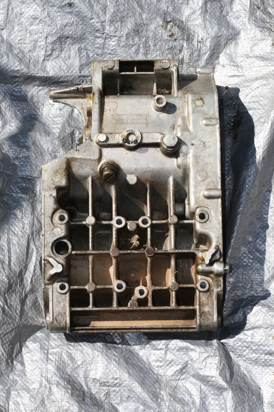 1973-75 YAMAHA RD250  OEM BOTTOM ENGINE CASE