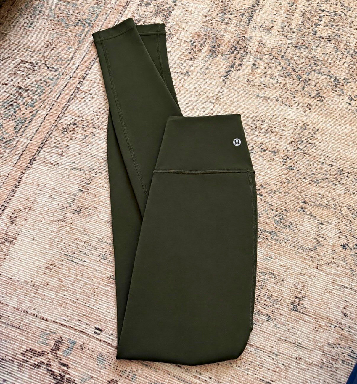 lululemon athletica Women’s Size 2 Green High Rise Leggings lululemon athletica Women’s Size 2 Green High Rise Leggings