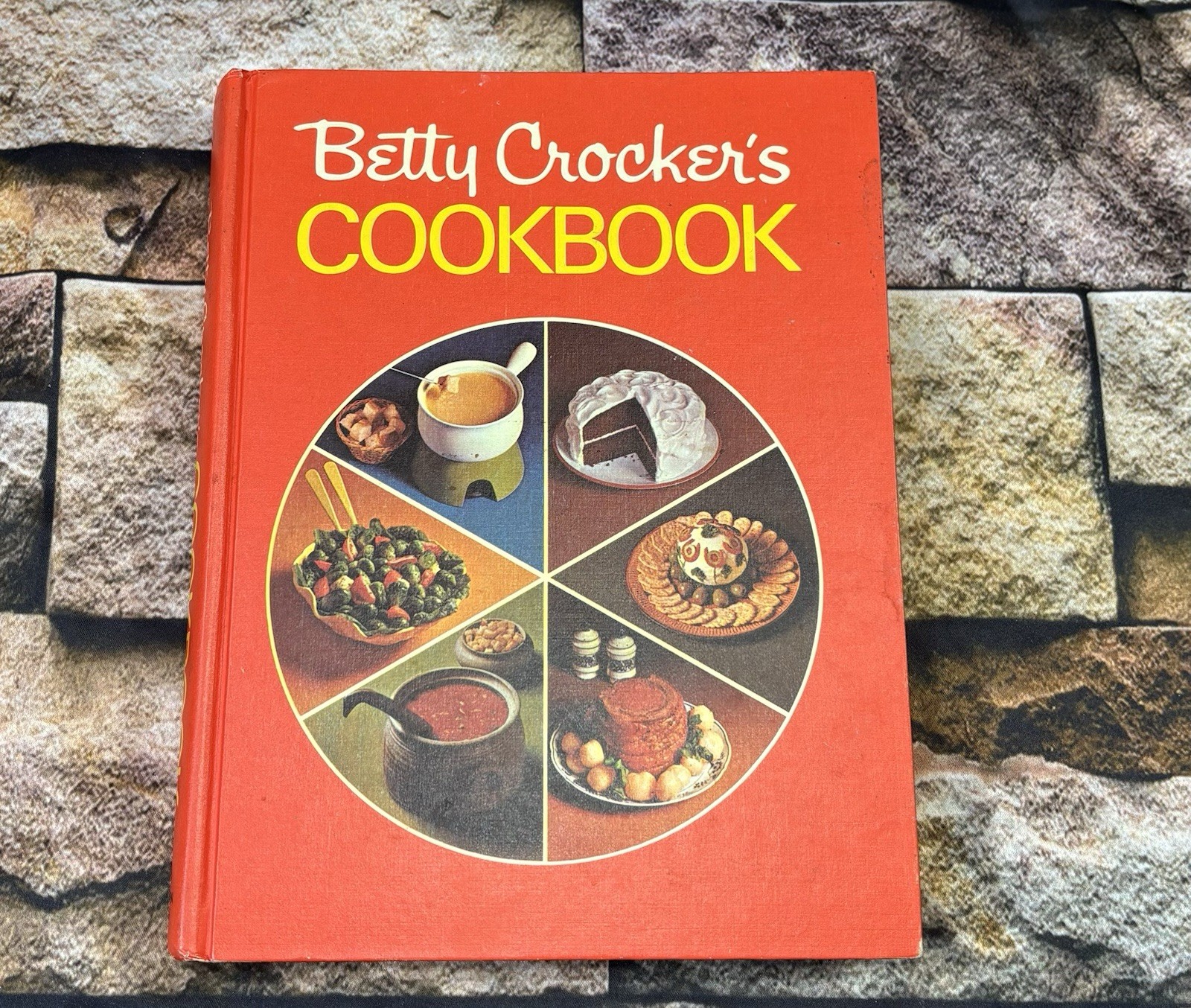 Vintage 1972 Betty Crocker's Cookbook