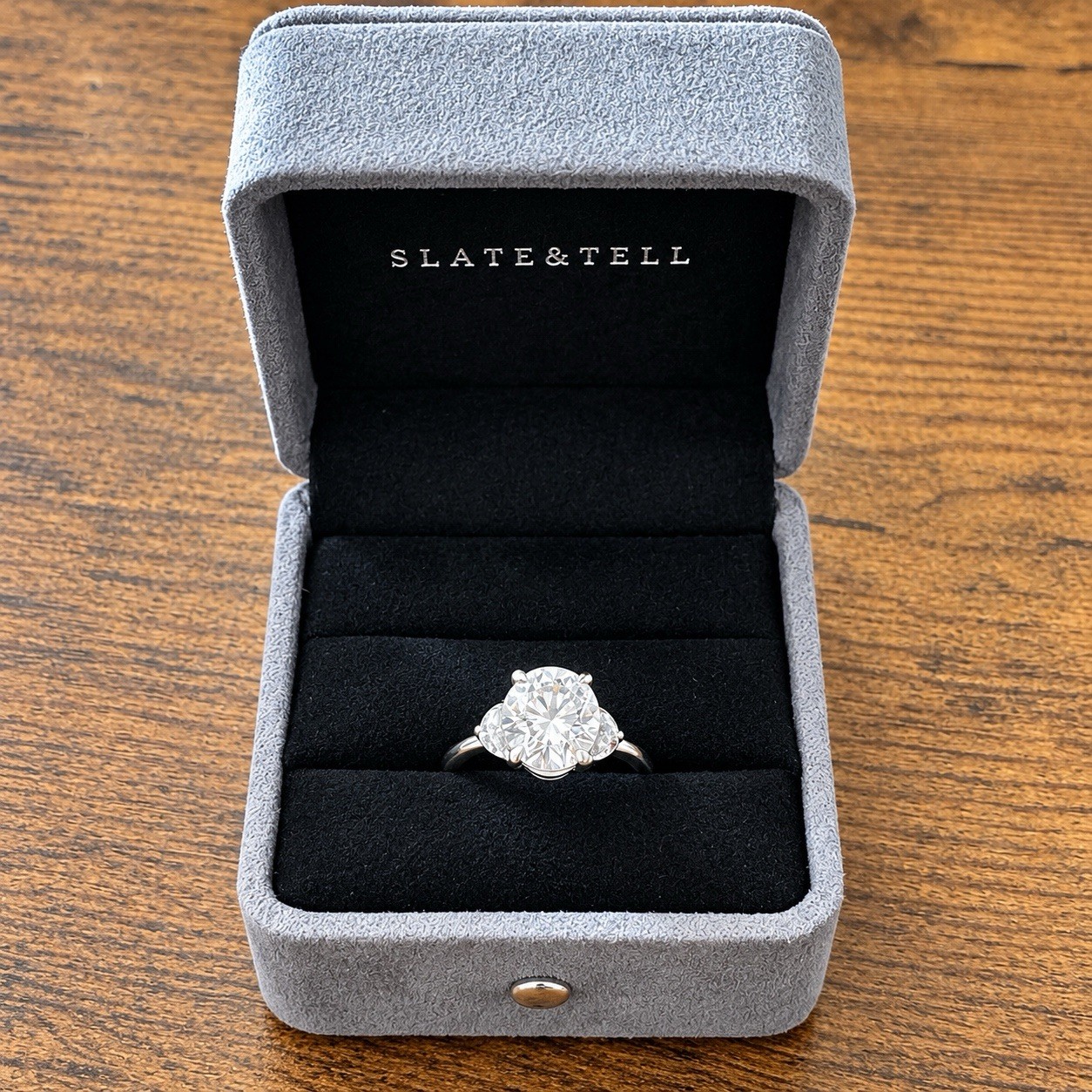 SLATE & TELL 4.93 CTW Oval Moissanite 3-Stone Ring 10K White Gold Sz 7