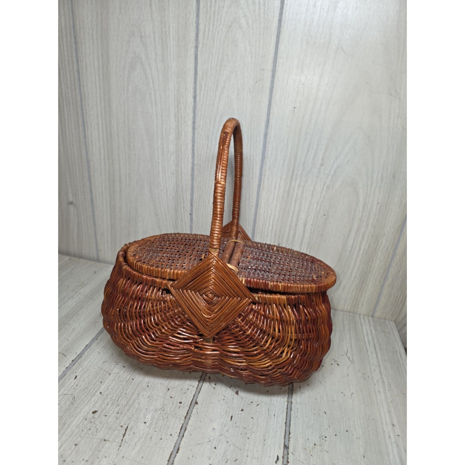 VTG Primitive New England Splint Wood Lidded Buttocks Basket Two Compartment VTG Primitive New England Splint Wood Lidded Buttocks Basket Two Compartment